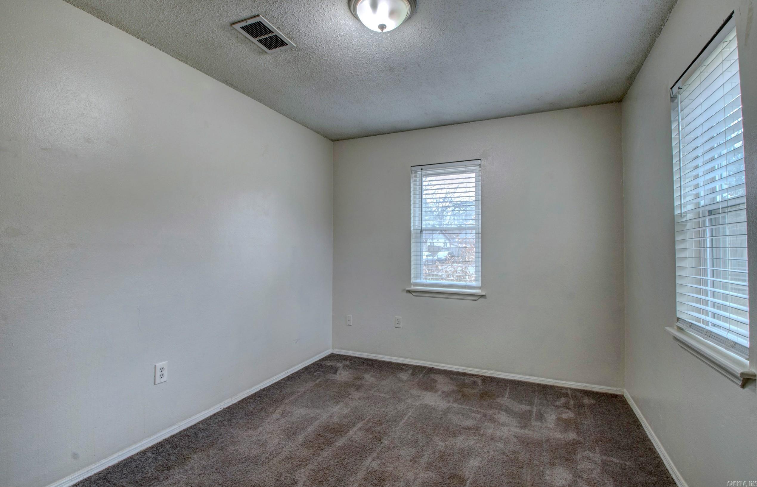 KELLOGG LAKE EST - Residential