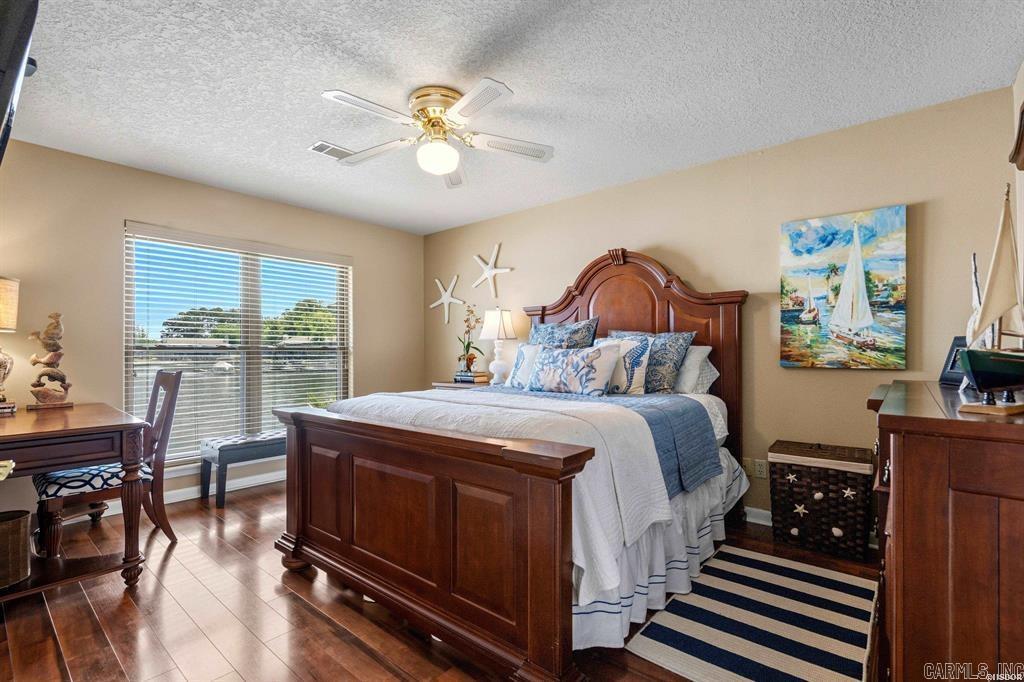 Farr Shores - Residential