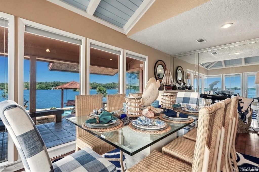 Farr Shores - Residential