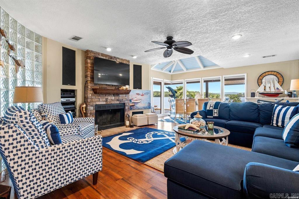 Farr Shores - Residential