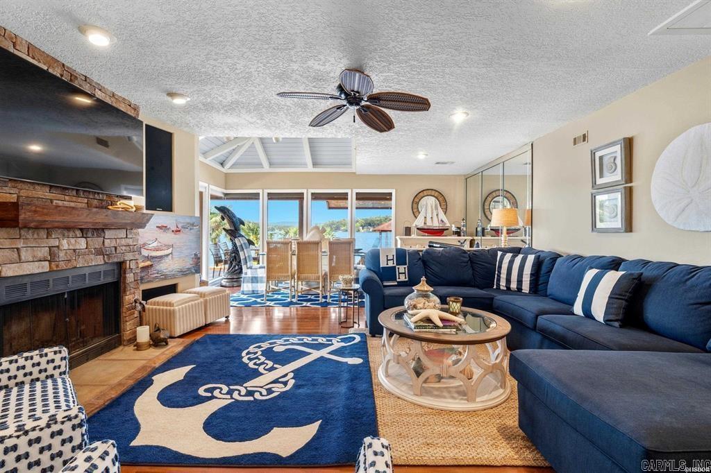 Farr Shores - Residential