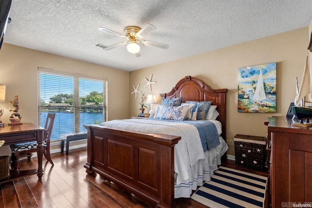 Farr Shores - Residential