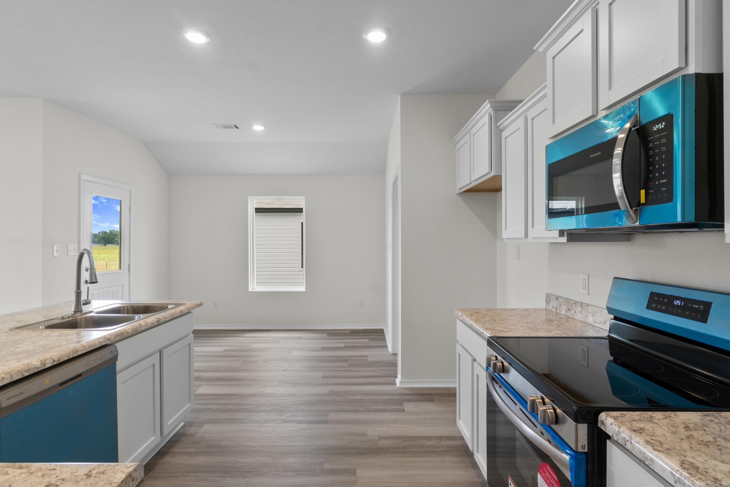 HILL FARM - Residential