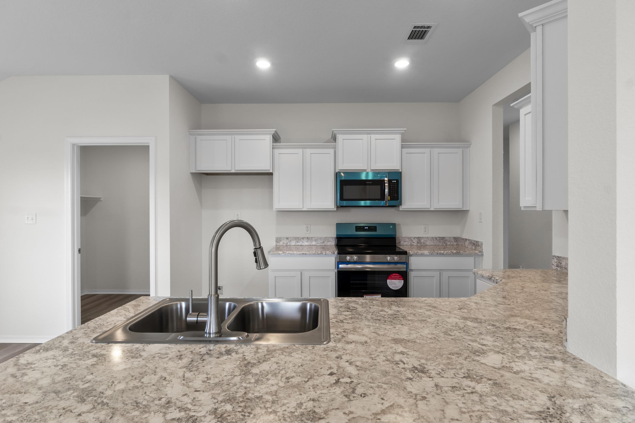 HILL FARM - Residential