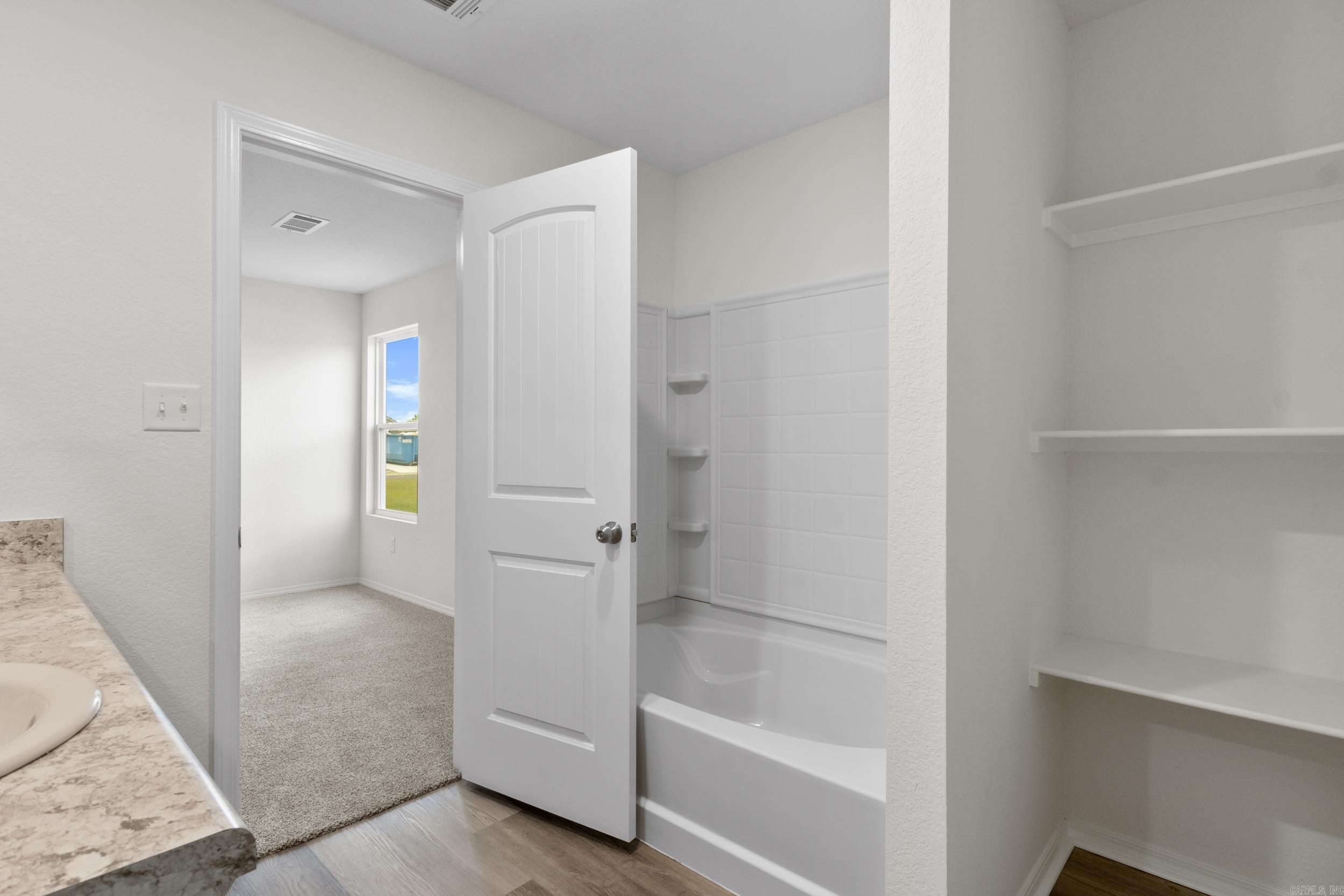 HILL FARM - Residential