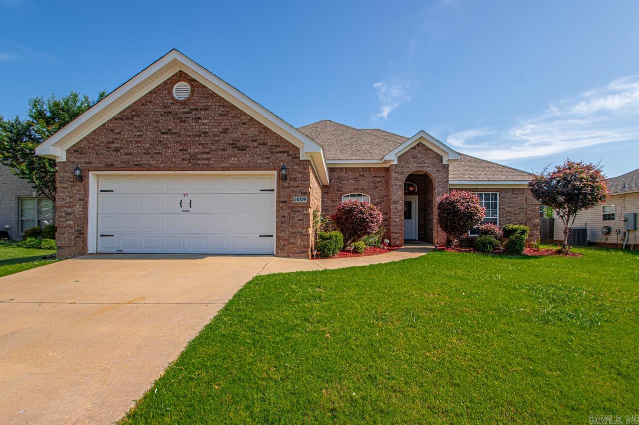 Turnkey and full of charm in the sought-after subdivision, The Oaks. This 3-bed, 2-bath home offers a perfect blend of elegance and comfort with thoughtful details, a new roof added in 2023, and abundant natural light. Inside, youāll find an inviting open floor plan with tall ceilings, crown molding, and a light-filled living room featuring a cozy fireplace. The layout flows beautifully into the dining area and kitchen, creating an ideal setup for everyday living and entertaining. The home includes both a formal dining room and a casual breakfast nook surrounded by large windows. In the kitchen, youāll find stainless steel appliances, abundant cabinet space, a raised bar for extra seating, and a large pantry. The primary bedroom is spacious and serene, with a tray ceiling and backyard views. The primary bath includes double vanities, a jetted soaking tub, a walk-in shower, and a large walk-in closet. Outside, youāll love the curb appeal and the fully fenced backyard with a covered patio. Conveniently located just minutes from schools, shopping, restaurants, and I-30.