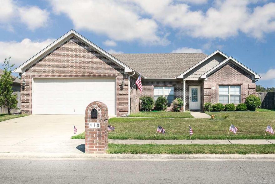 One story 3 bed, 2 bath brick home with additional small office/bonus space in Greystone. Split floor plan. Corner fireplace, kitchen/dining room combination.  NO PETS NO SMOKING 12 MONTH LEASE REQUIRED.  APPLICATION, BACKGROUND CHECK AND SECURITY DEPOSIT REQUIRED.