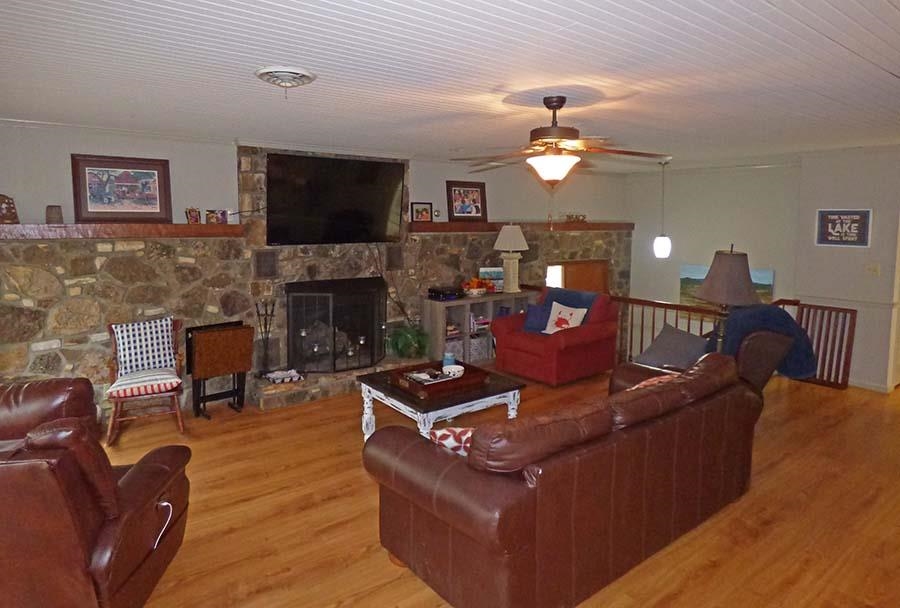 WEST LAKES ESTATES 2ND - Residential