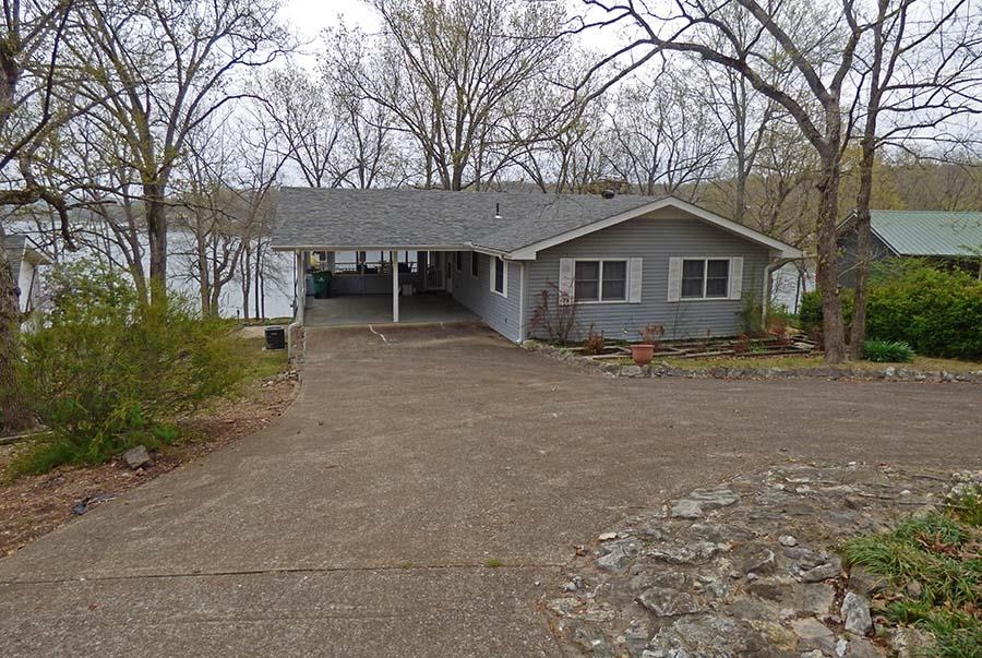 WEST LAKES ESTATES 2ND - Residential