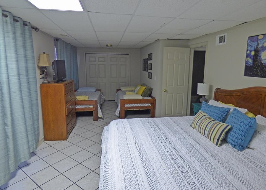 WEST LAKES ESTATES 2ND - Residential