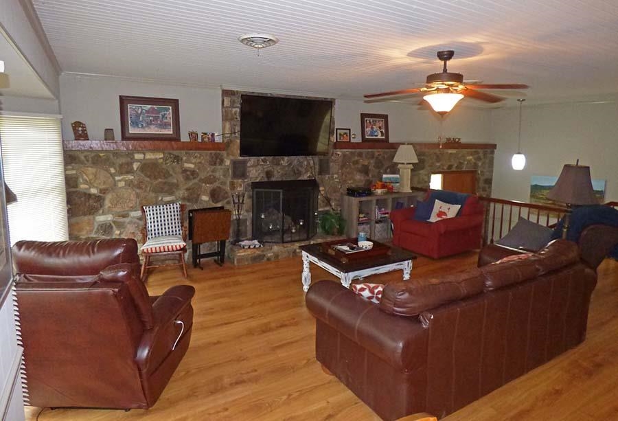 WEST LAKES ESTATES 2ND - Residential