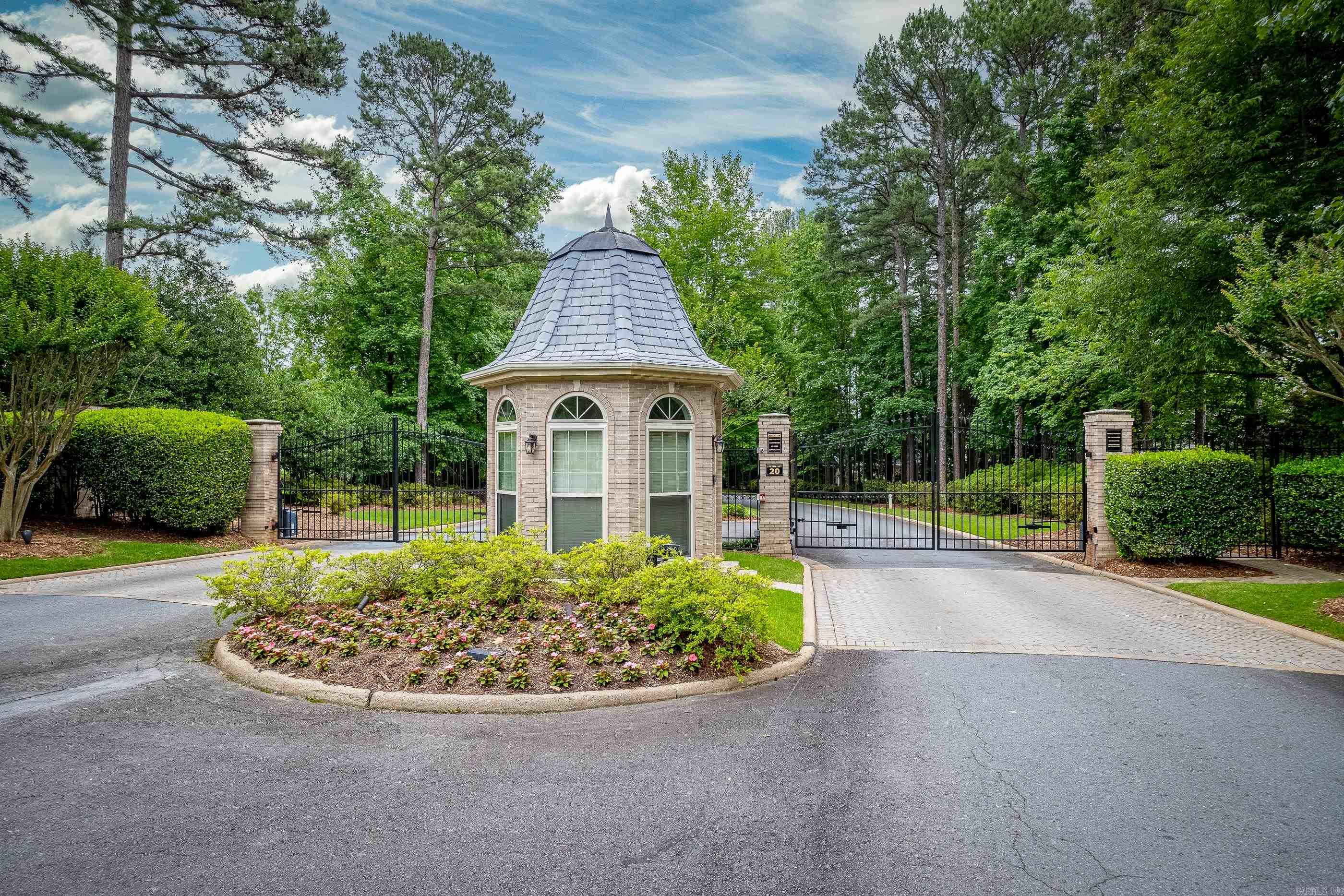 CHENAL VALLEY THE OAKS - Residential
