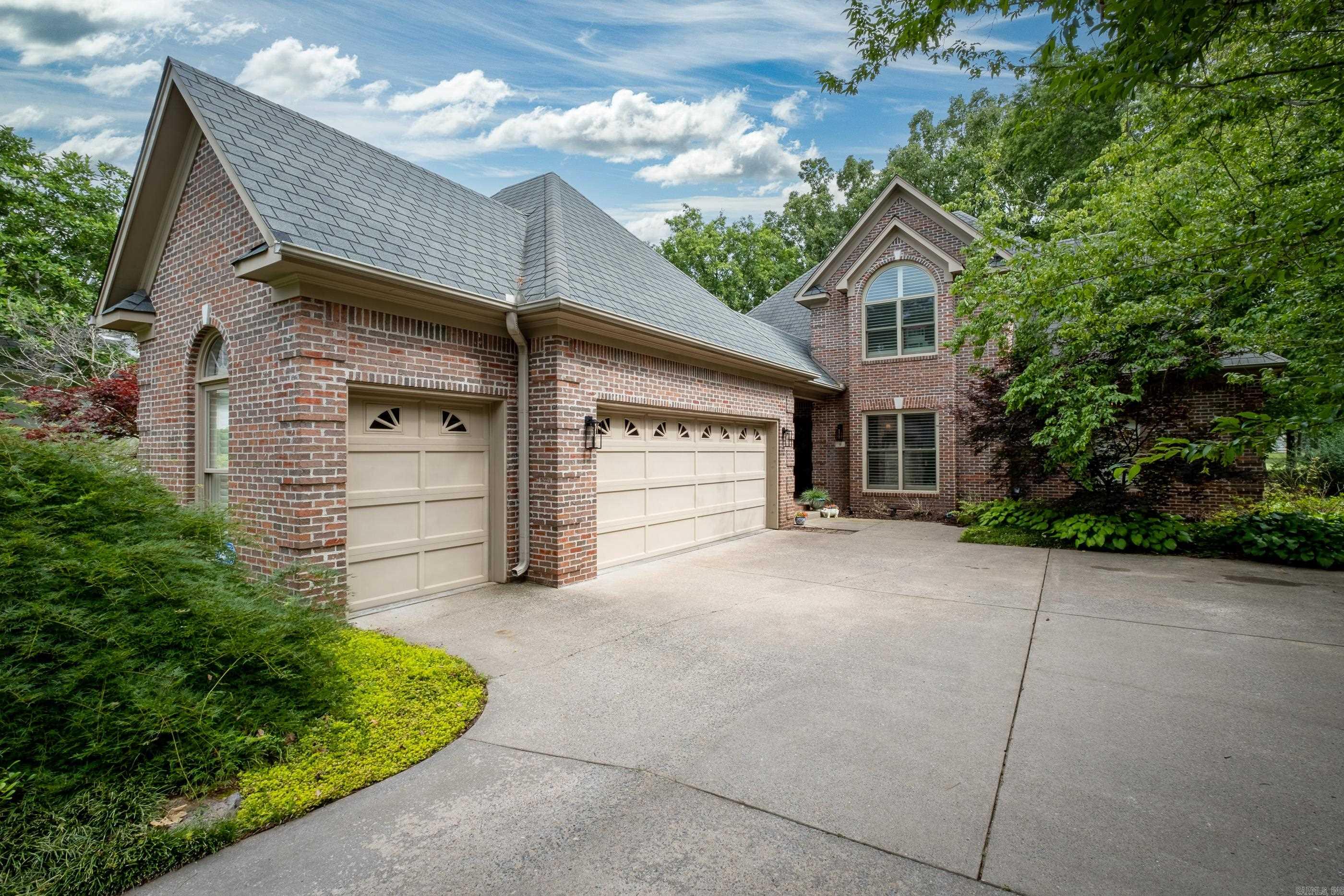 CHENAL VALLEY THE OAKS - Residential