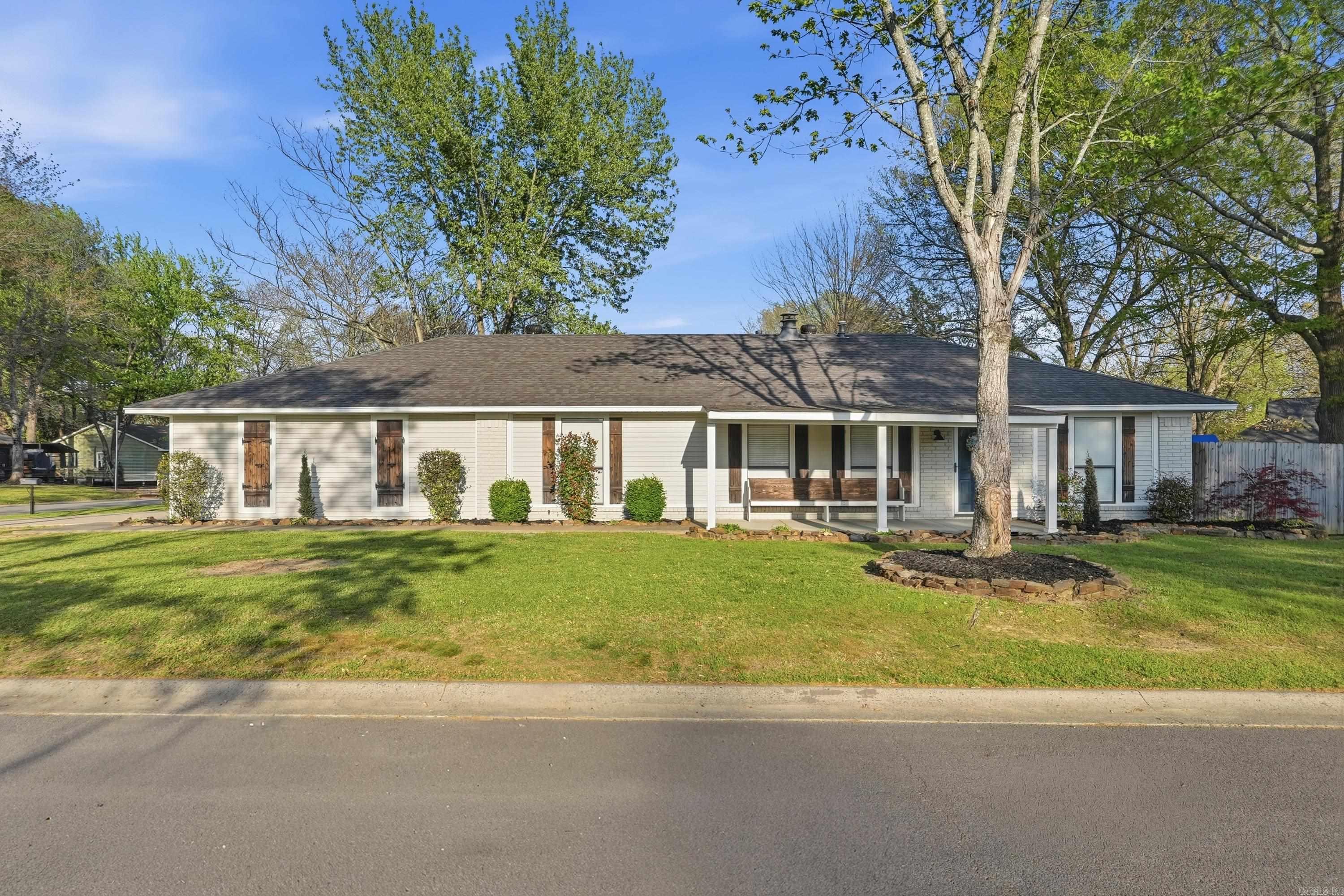 BRIAR SPRINGS - Residential