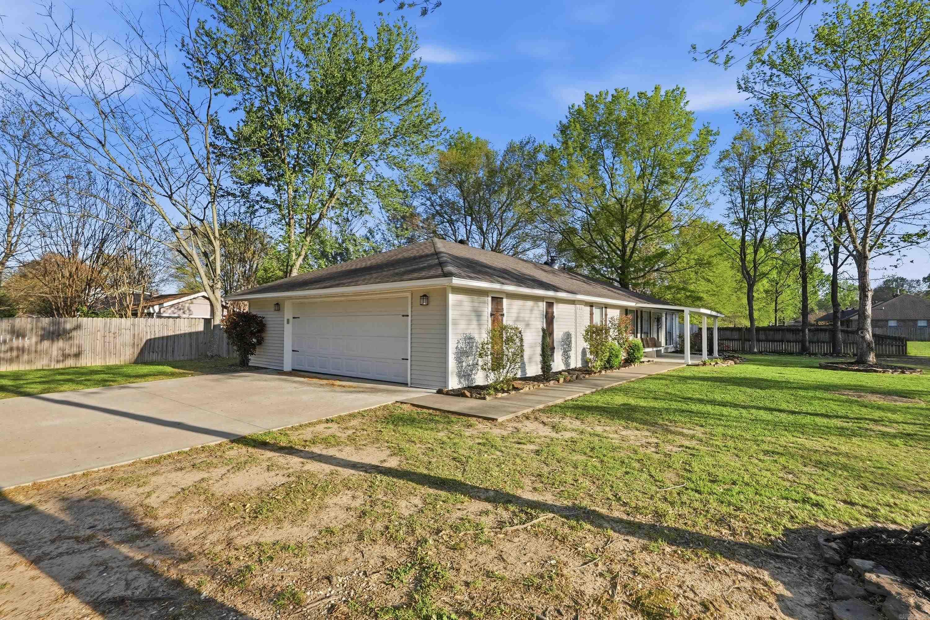 BRIAR SPRINGS - Residential