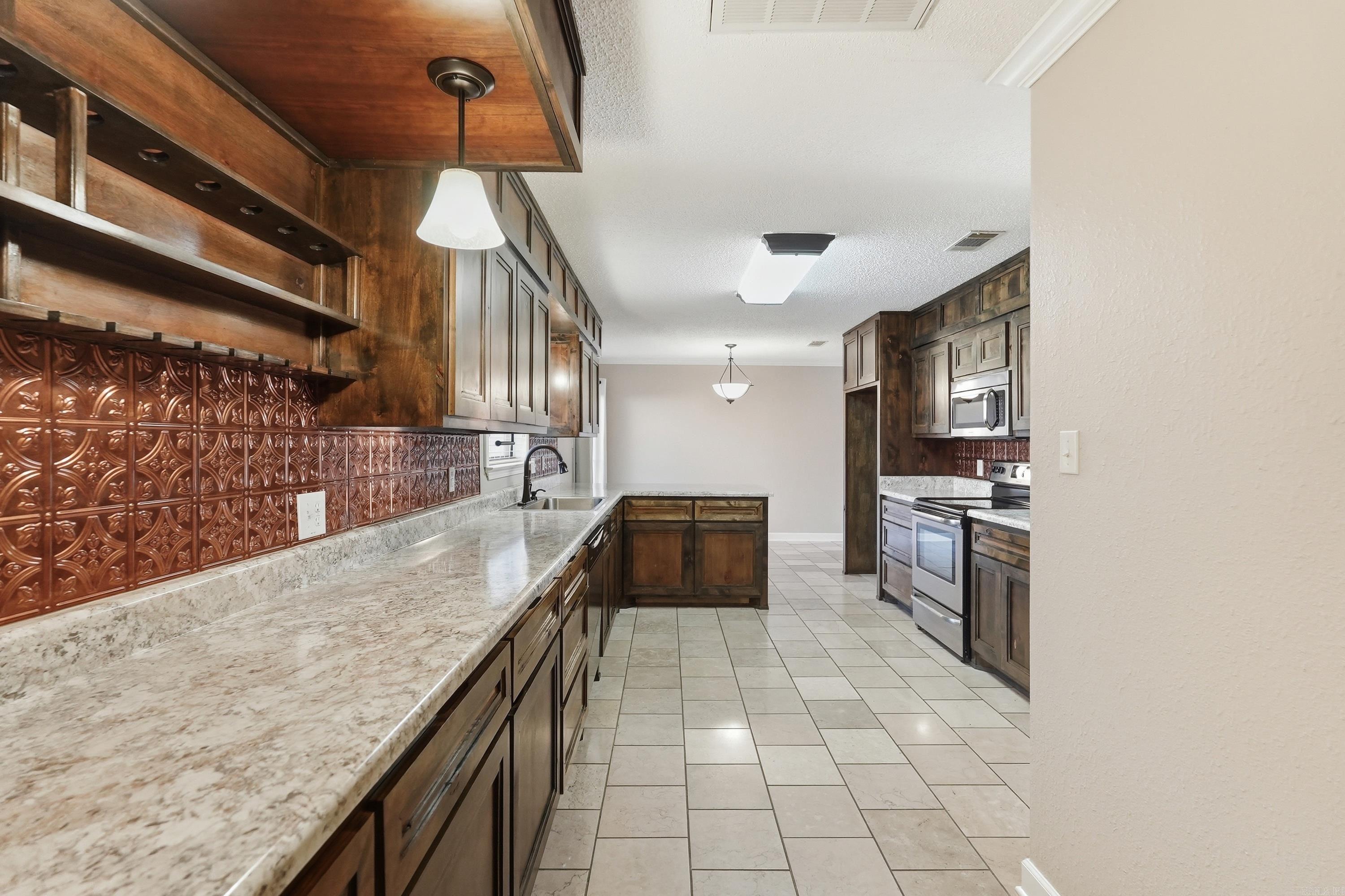 BRIAR SPRINGS - Residential