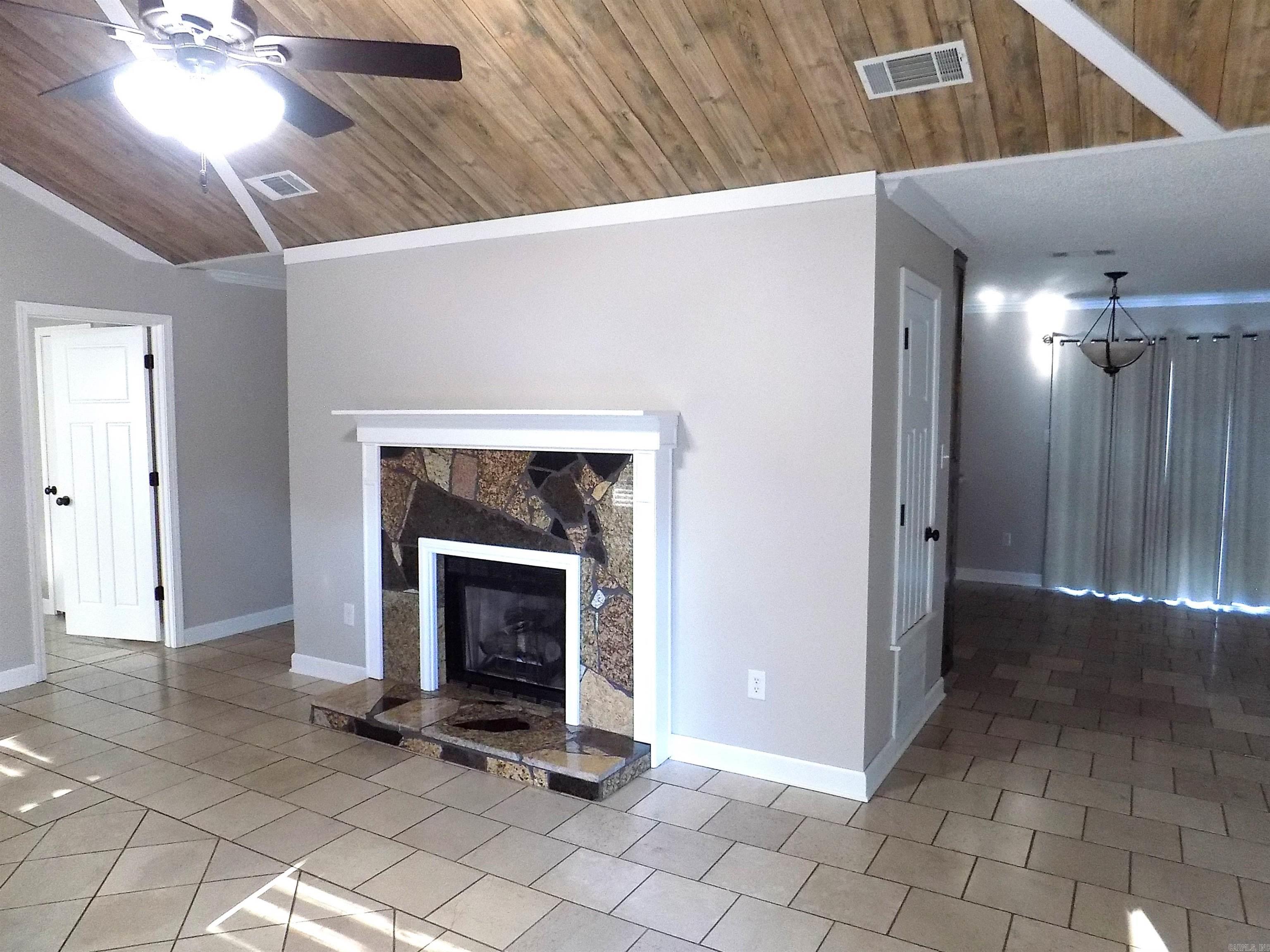 BRIAR SPRINGS - Residential