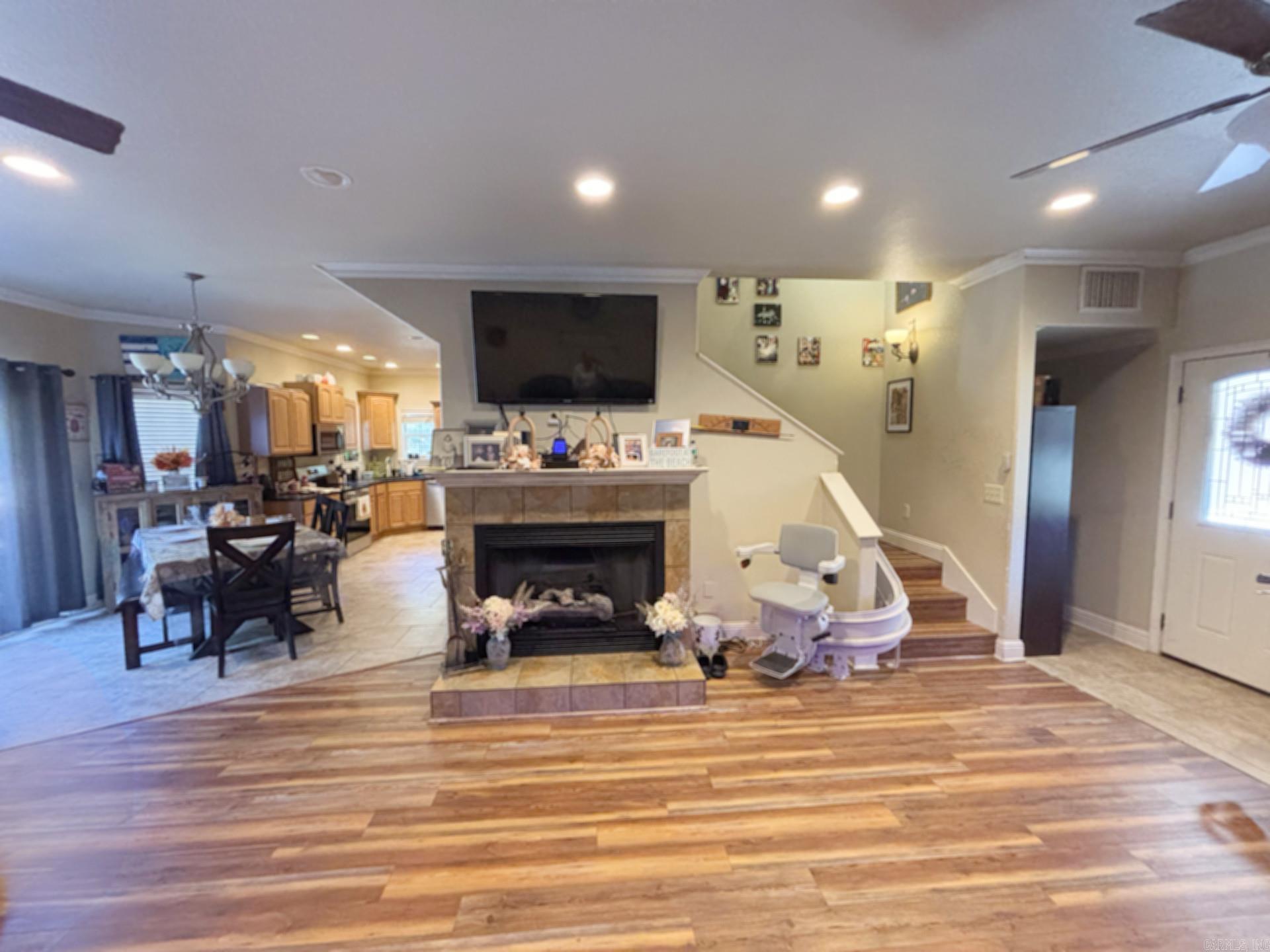 EDGEWATER COVE - Residential