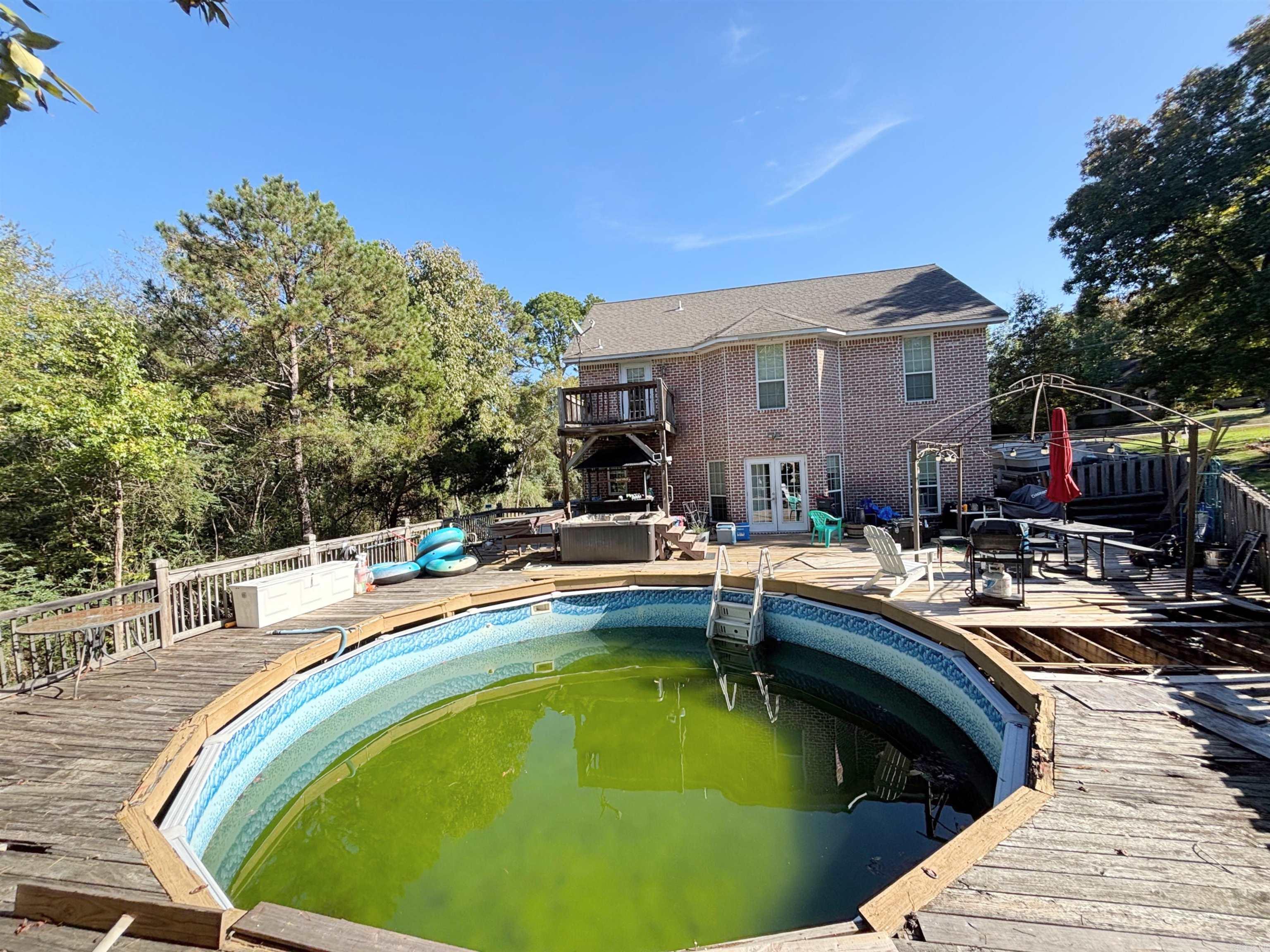 EDGEWATER COVE - Residential