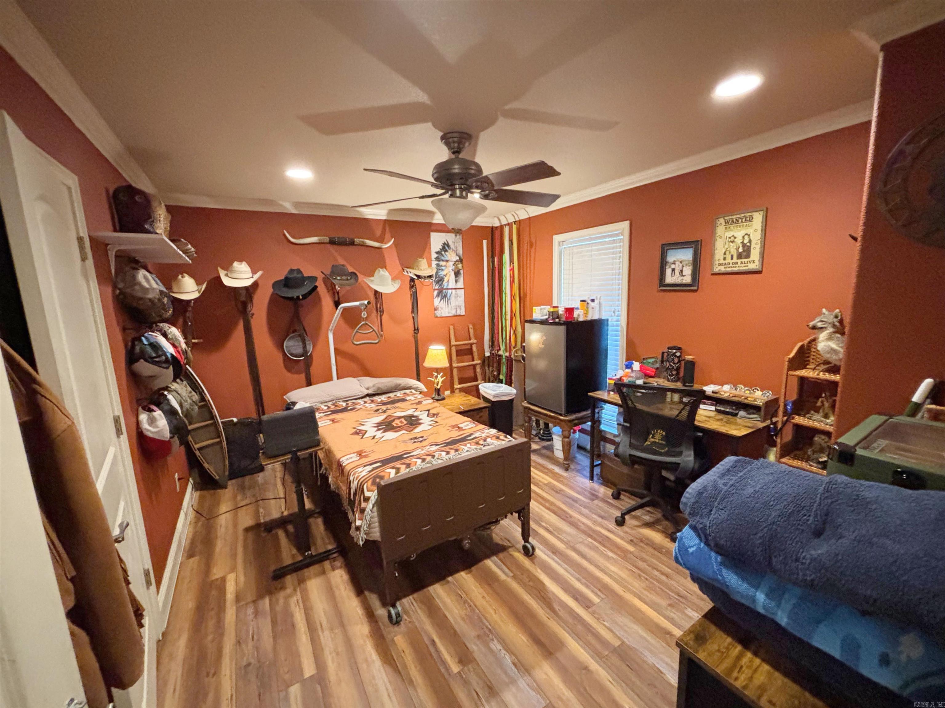 EDGEWATER COVE - Residential