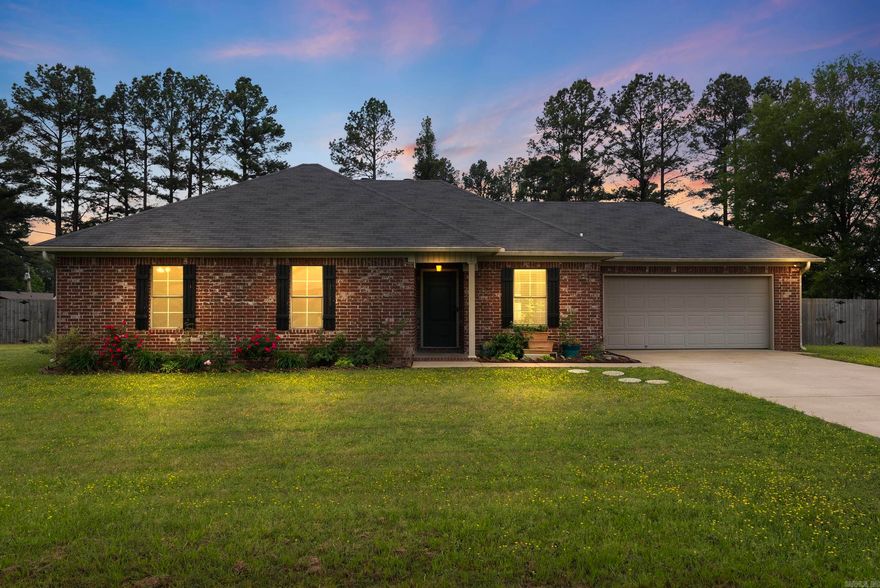 Wow! Rare find in Conway—a 3 bed, 2 bath home on nearly 1 acre inside city limits! The spacious backyard is ready for anything, from gardening to a future shop or backyard sports. It’s fully fenced, with two sides featuring a new, 8' reinforced wood privacy fence. Inside, you'll love the durable stained concrete floors and the functional, easy-flow layout. The master bedroom features a walk-in shower and his-and-hers closets. Conveniently located just minutes from the interstate and Conway’s shopping and dining. Whether you're searching for the perfect starter home or the ideal place to downsize, this one checks all the boxes. Call today to schedule your tour!