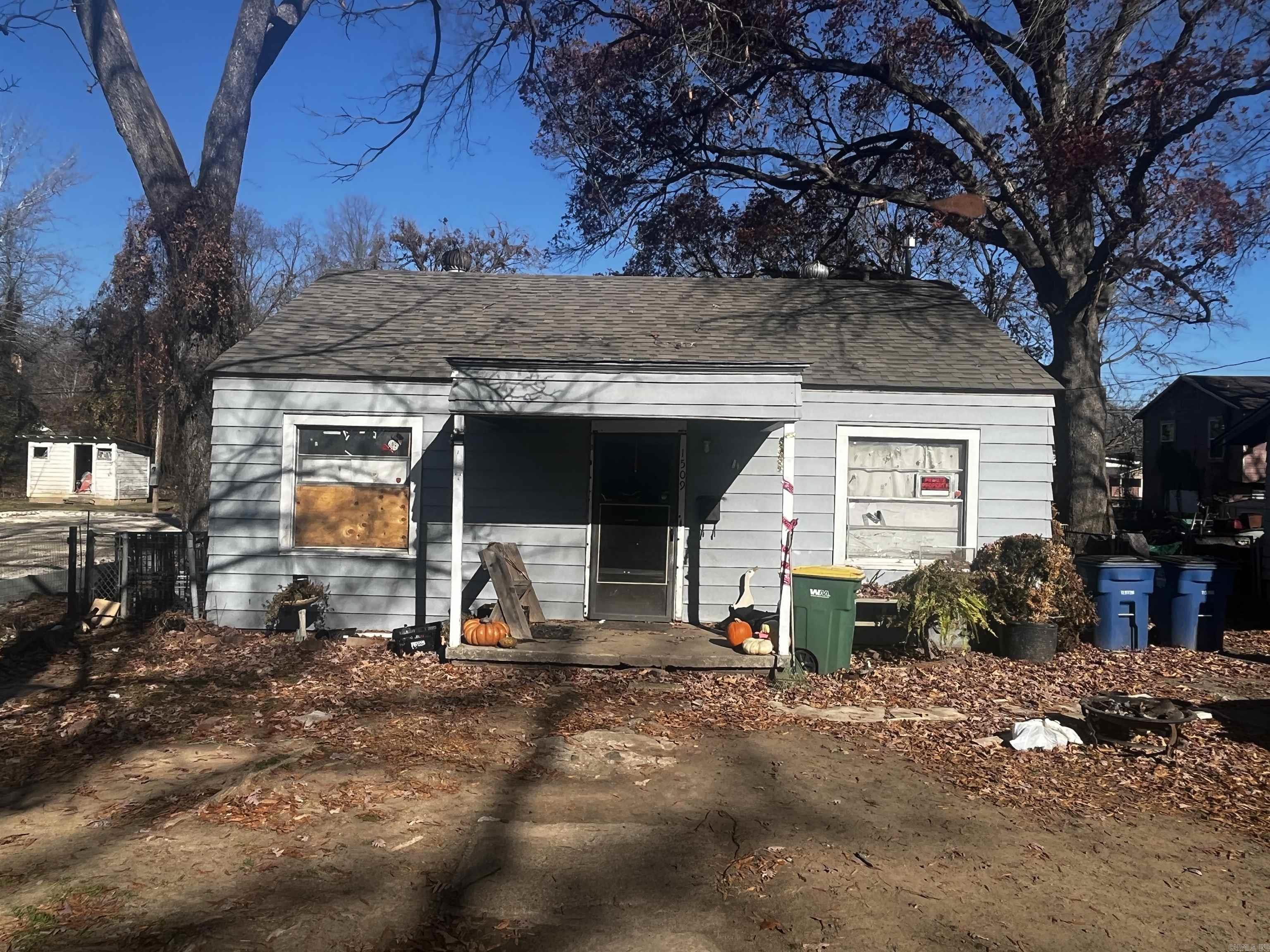 Great investment property. Please message agent for pictures. Agents PLEASE see remarks