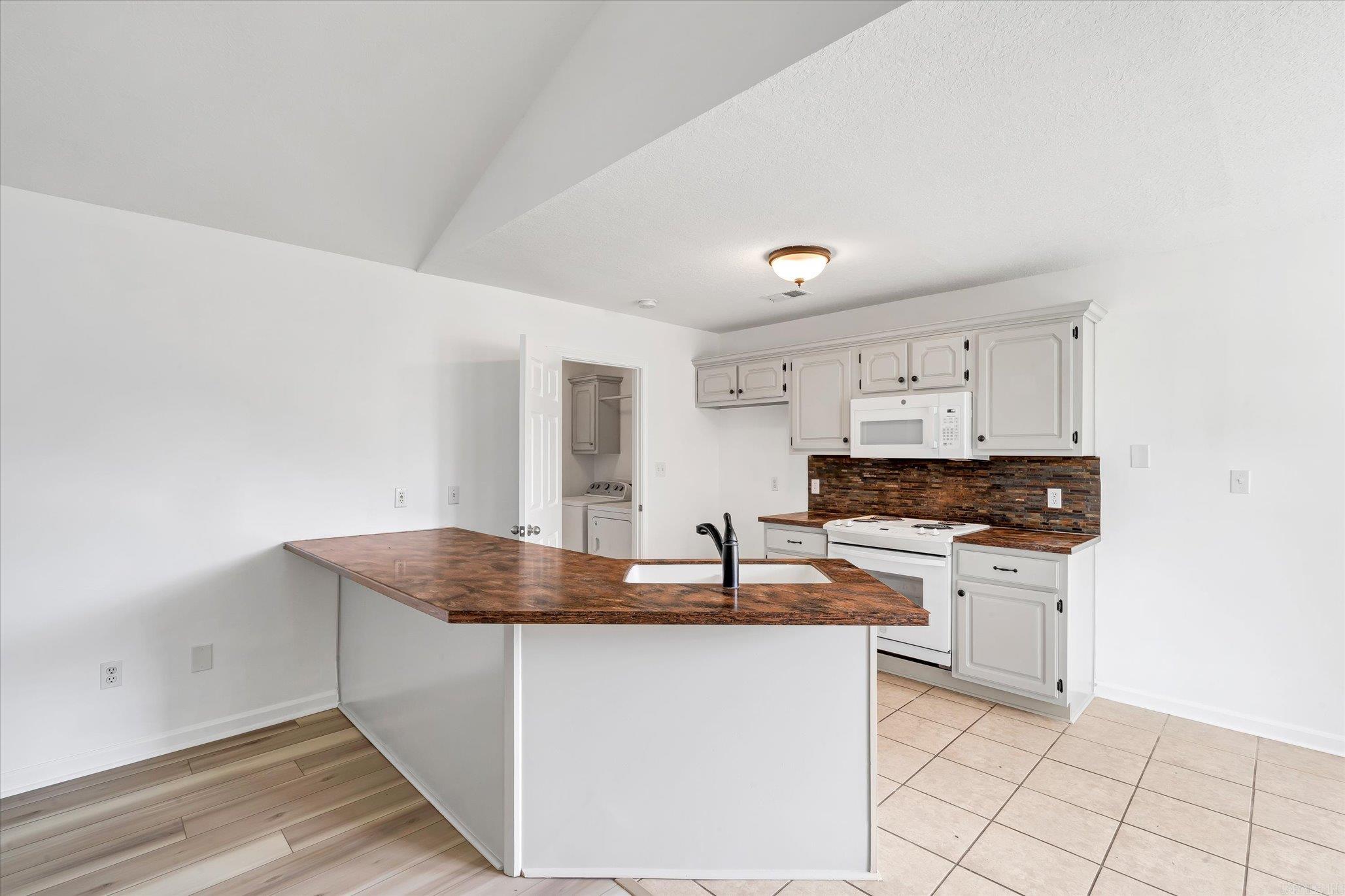 BARRETT'S - Residential