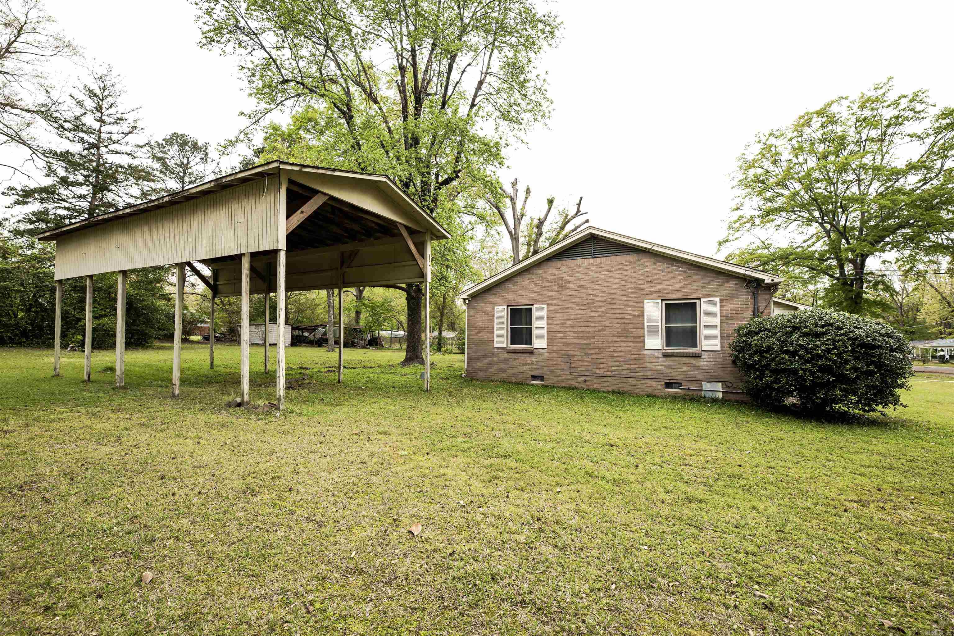 MCKAY AND RUSSO SD FRV - Residential