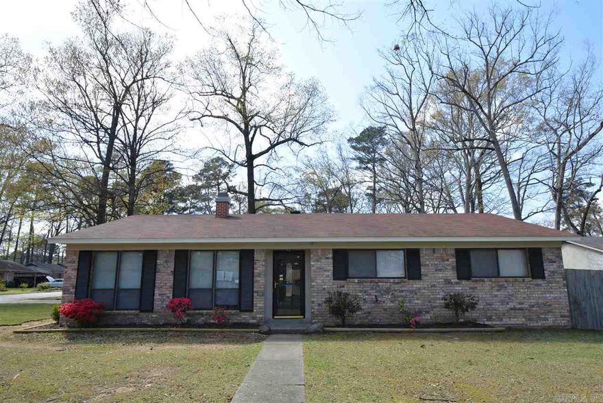 Cute 3BR/2BA Southwest Little Rock home for rent. Recent updates throughout!