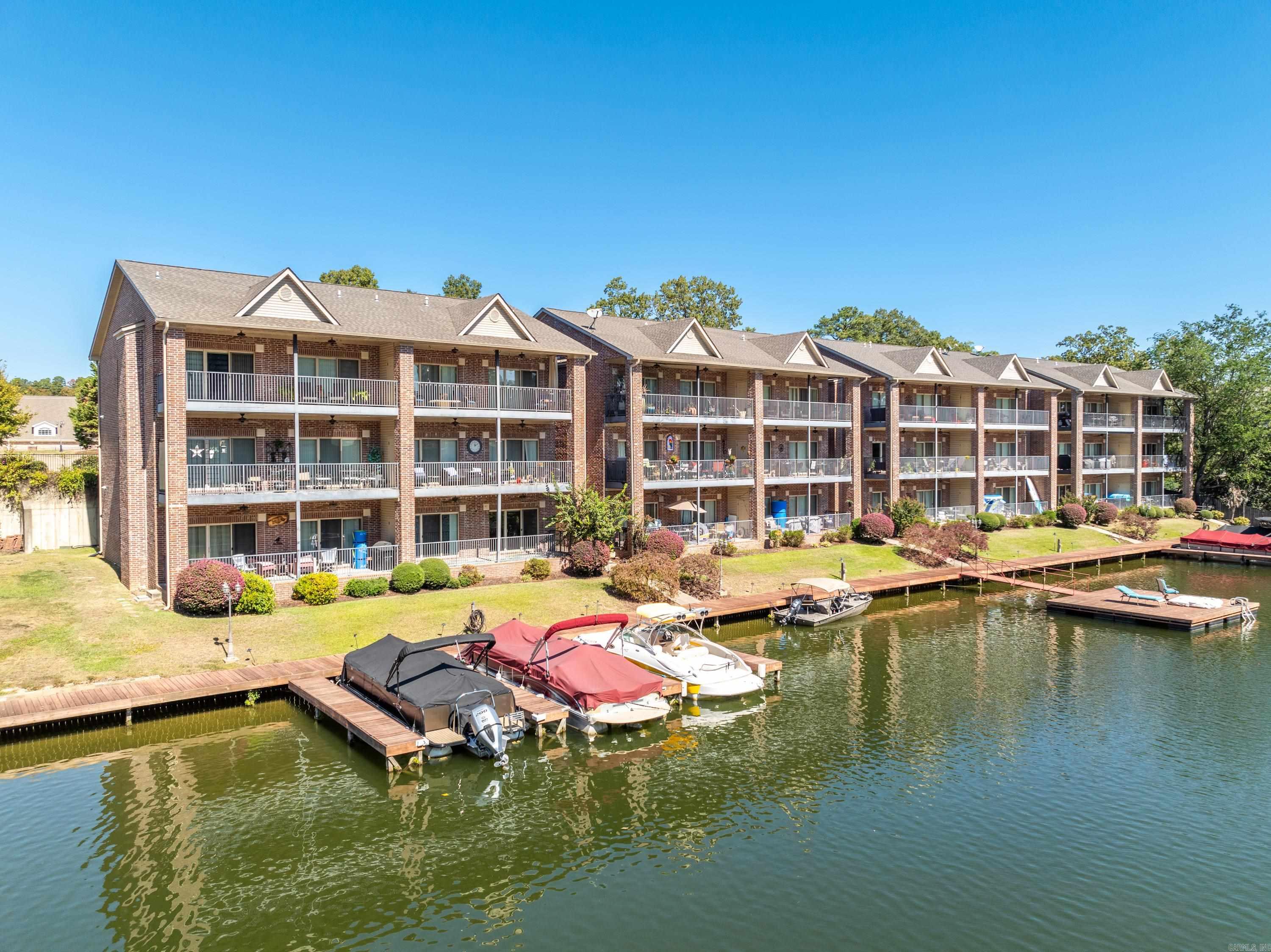 Fully furnished lake condo available now! Just in time for racing season this 2 bedroom, 2 bathroom condo is perfectly equipped and ready to welcome new renters! With the option for a 6-month to yearlong lease with utilities included, this one wonāt last long.