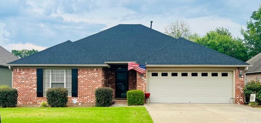 Bright, Beautiful, Beauty is waiting for you in St Johns subdivision!  Home includes tray ceilings in great room and primary bath, large 3 bedrooms all with large closets, and 2 baths, granite countertops throughout, concrete floors, good sized kitchen/dining area with pull up bar, fully fenced backyard with decorative gate,  Now let’s talk about what the seller has completed to make this a move in ready and an even better buy:  · Replaced roof with architectural shingles.  · Foundation Inspected and Certified.  · HVAC system has had cleaning and service.