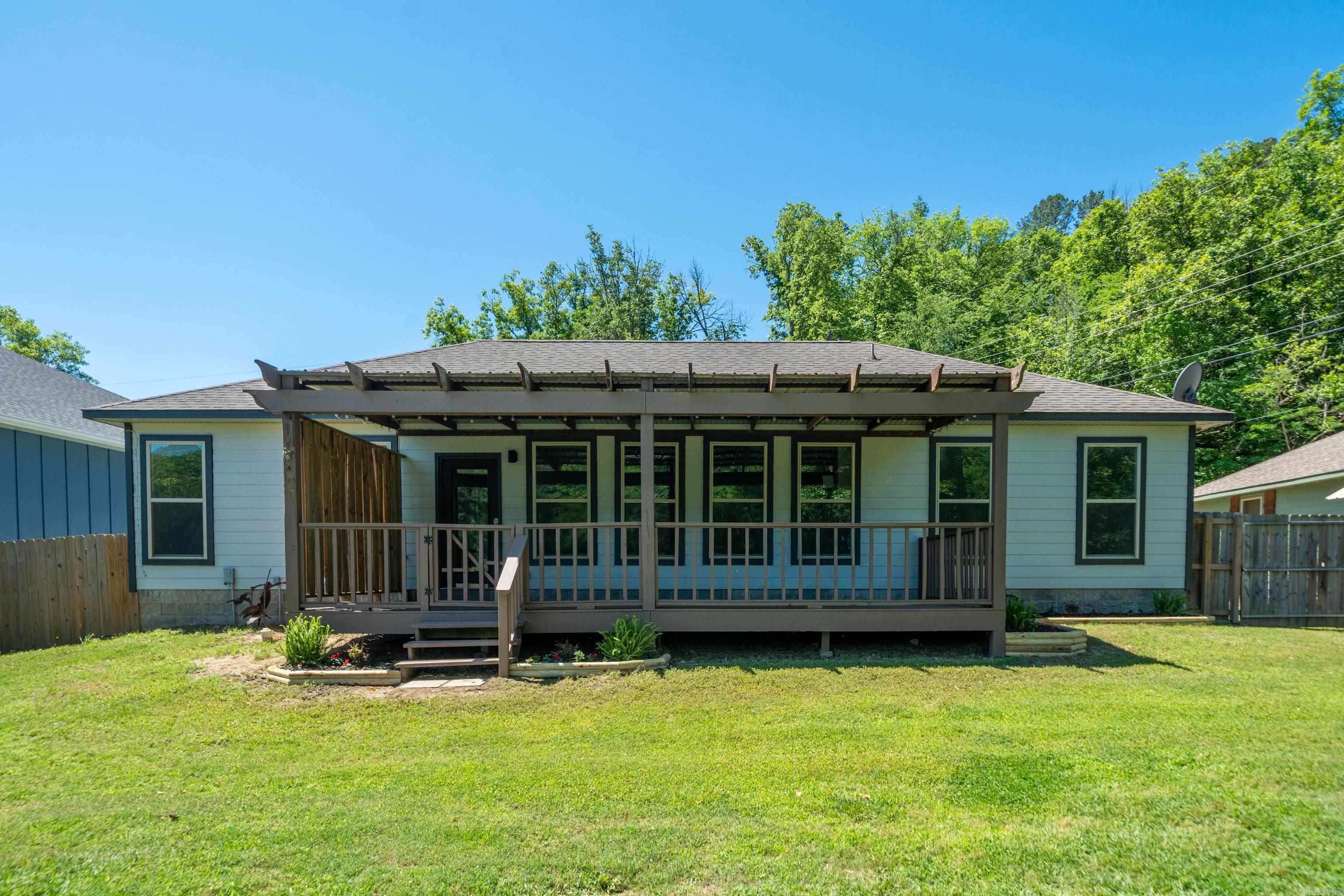 CHEROKEE BEACH LAKE ESTATES - Residential