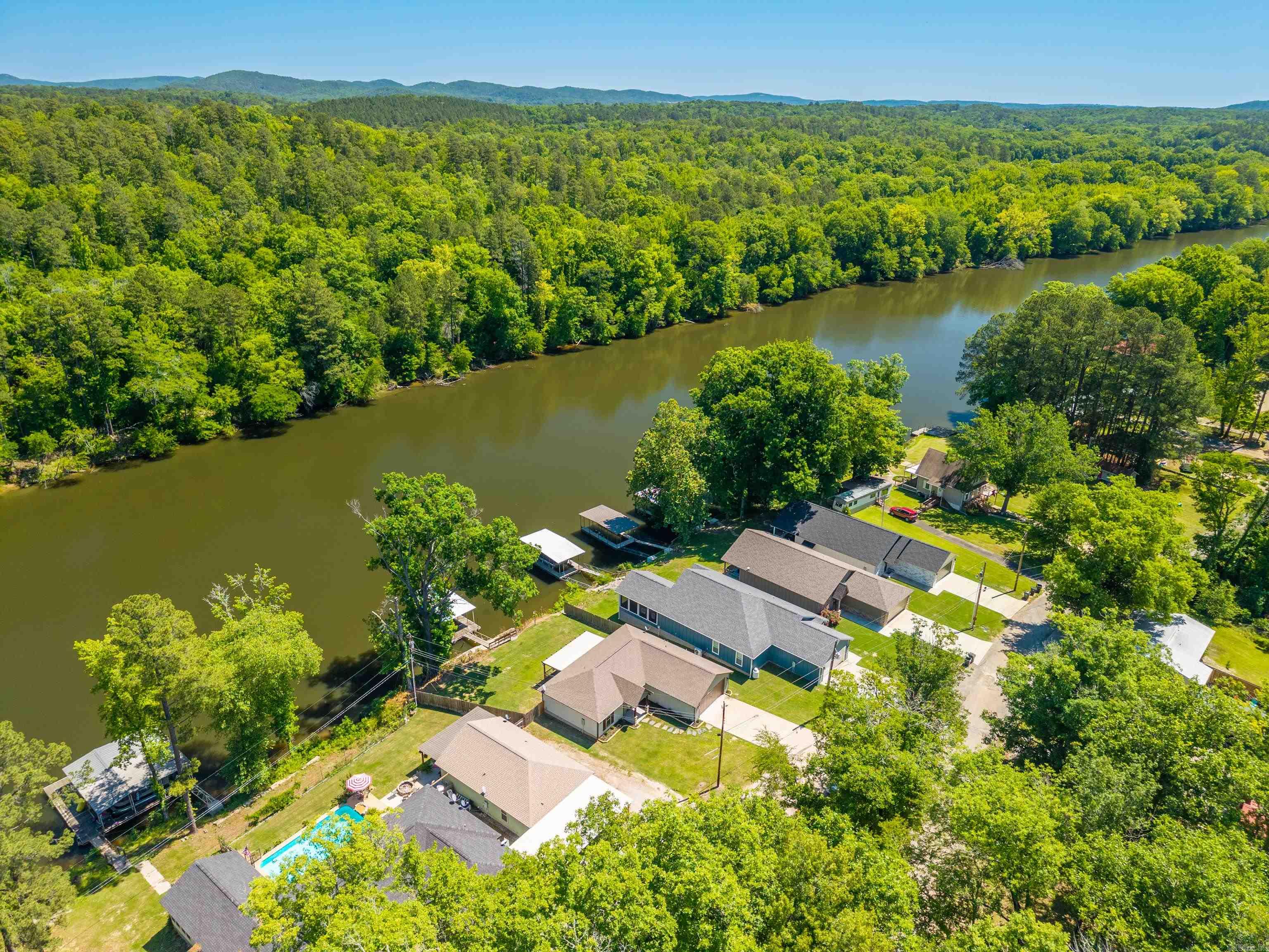 CHEROKEE BEACH LAKE ESTATES - Residential