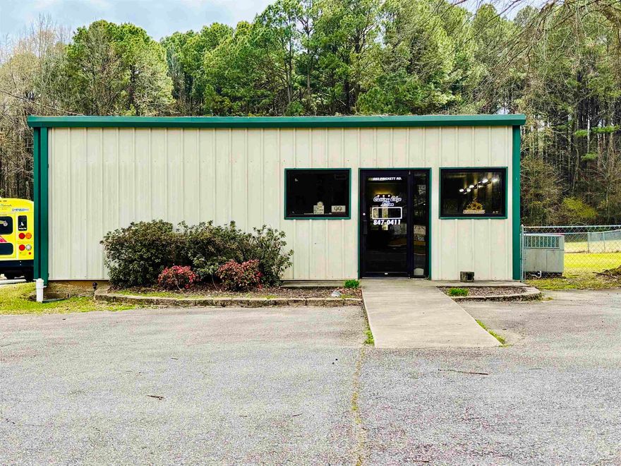 Excellent location on this long established Hair Salon in bustling Bryant, AR. Very level lot and perfectly situated around other small businesses and residential areas, and right next to the Childcare Network Daycare. Fully set up and ready to go for a another Hair Salon but also limitless possibilities for other ventures (i.e., Real Estate, Insurance, retail office space, Doggie Day care, Landscaping business, etc.)  The fenced backyard with a double gate makes for easy access to get trucks, trailers, etc. around back, plus there is ample room to add more structures on the lot if needed. Inquire with List agents for additional information or questions.