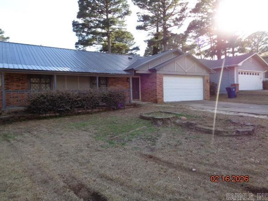 VA owned Property. One story Brick and frame home on a nice level cul de sac lot. Nice sun room overlooks nice back yard with inground pool and surrounding patio. Lots of recent remodeling. Seller does not pay customary closing costs: including title policy, escrow fees, survey or transfer fees. Proof of funds required on cash transactions ; Lender Pre-Approval letter for financed offers (dated within last 30 days) Agents please see agent remarks for offer instructions !!!!!!!