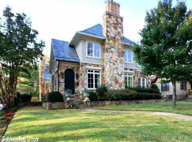 Stunning Heights home with every amenity. Incredible world class design w/ exceptional family flr plan. Handsome stone and stucco exterior with pre-cast accents. Custom slate roof. Beautiful craftsmanship and exquisite décor. Fabulous renovated gourmet kitchen & hearth room, Luxurious master, spa inspired bath w/steam shower ect. on main level. Phenomenal entertainment areas. Hearth room & Game room, 4 addit. bedrms up. 9 and 10 ft ceilings.  Covered terrace for outdoor entertaining, corner lot w/Side Load