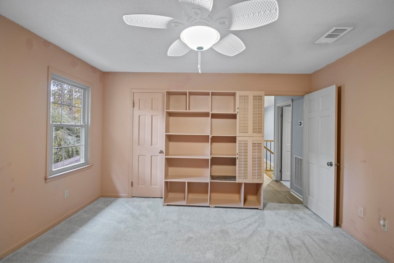 LONGLEA - Residential