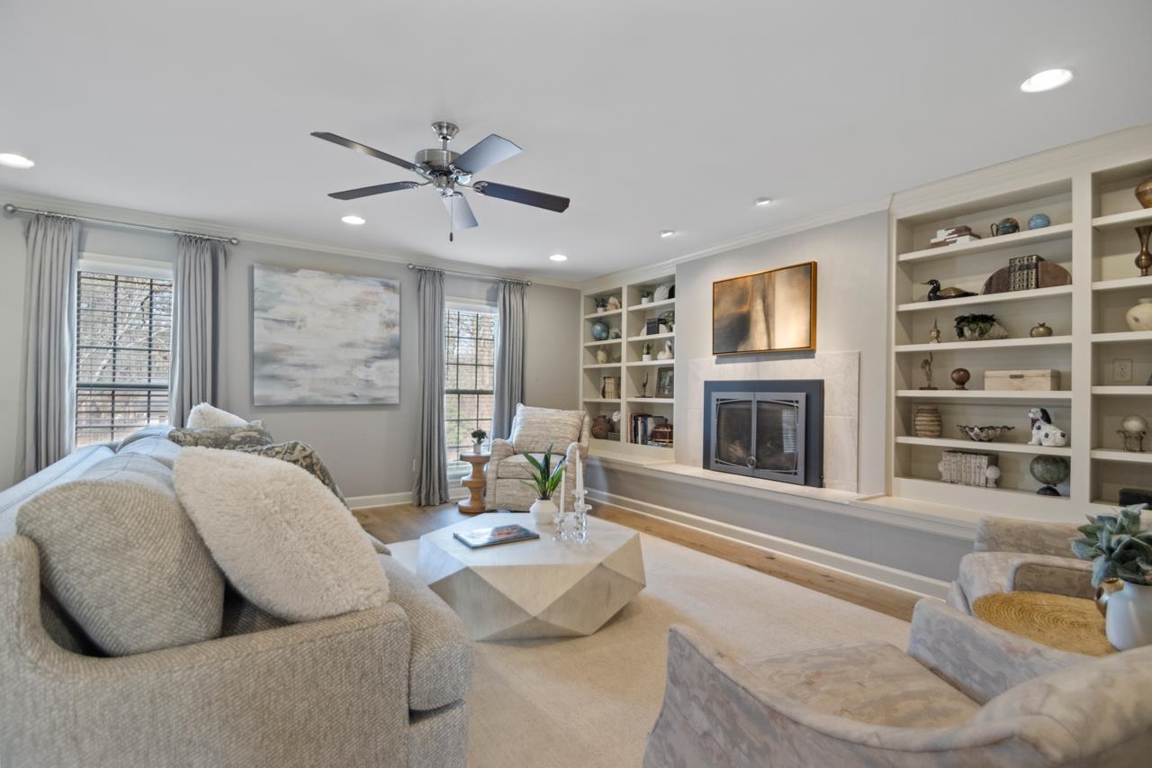 LONGLEA - Residential