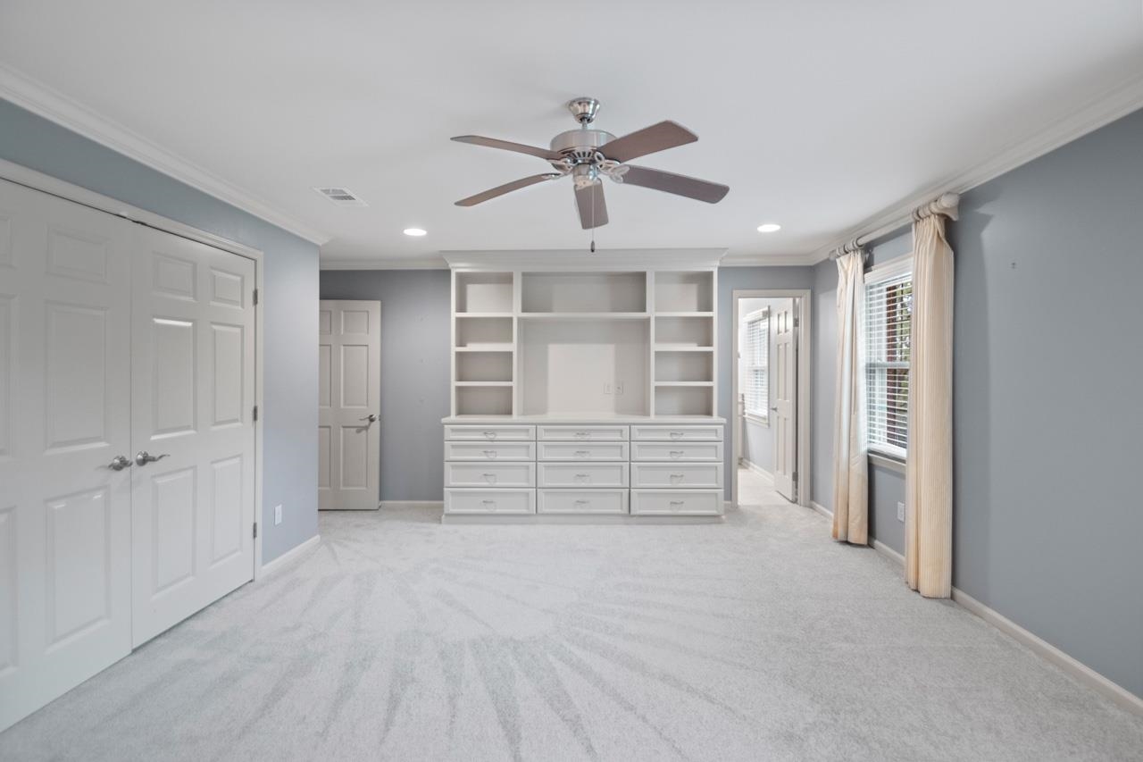 LONGLEA - Residential