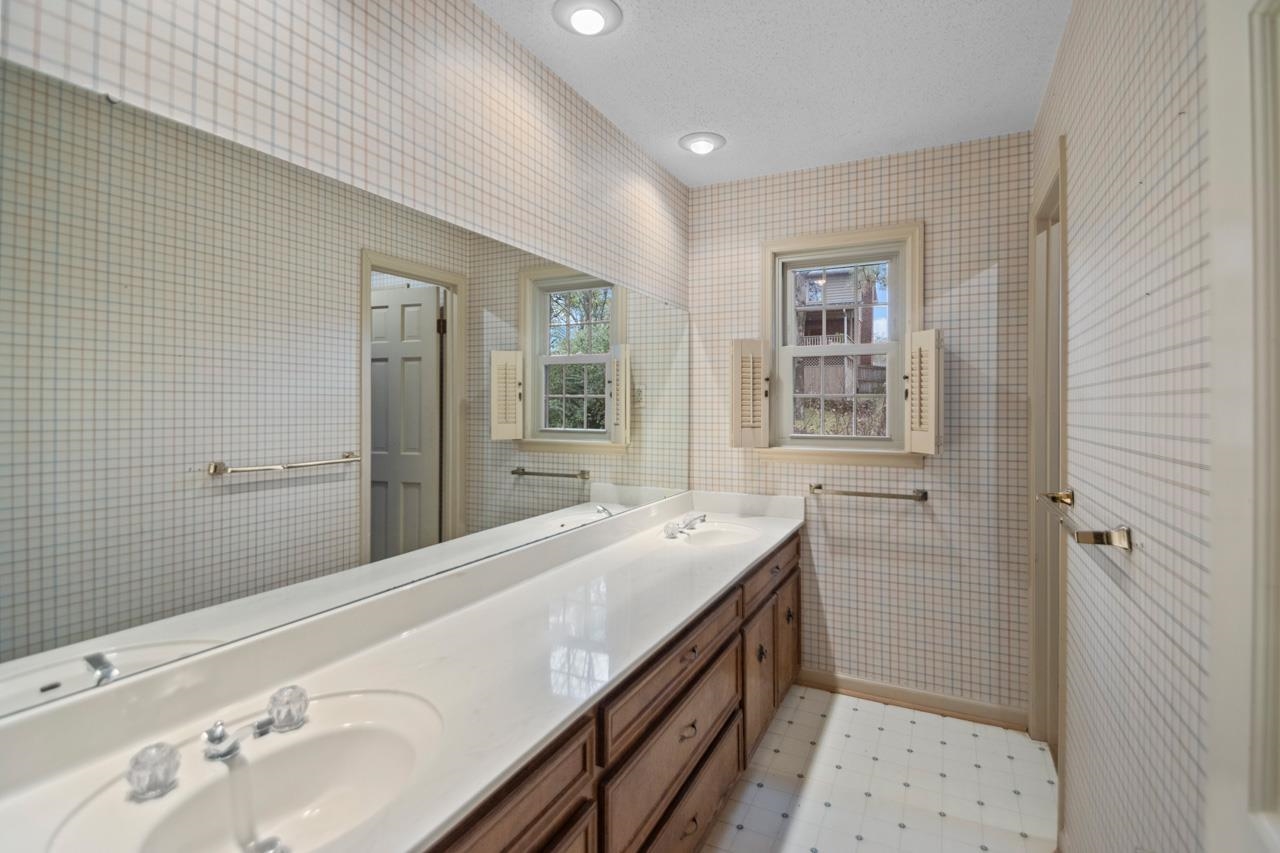 LONGLEA - Residential