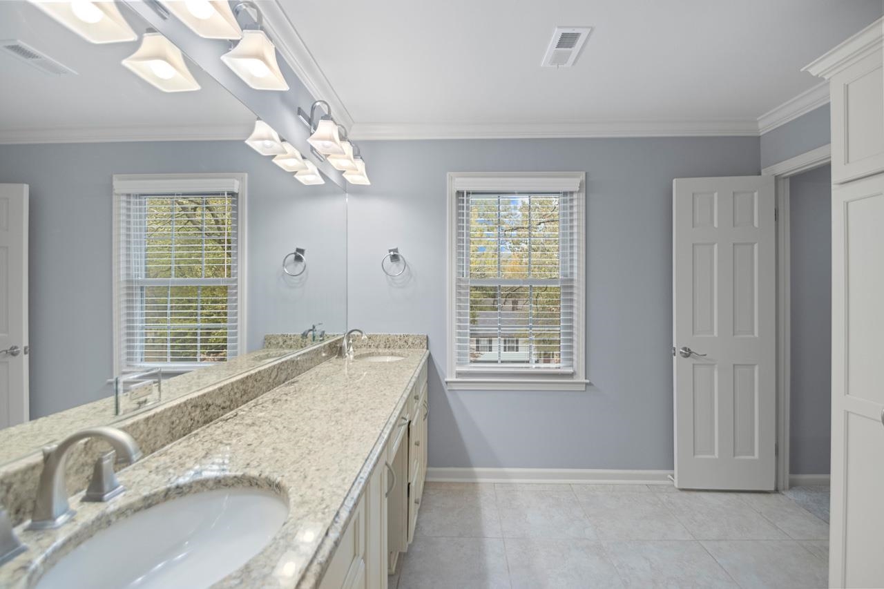 LONGLEA - Residential