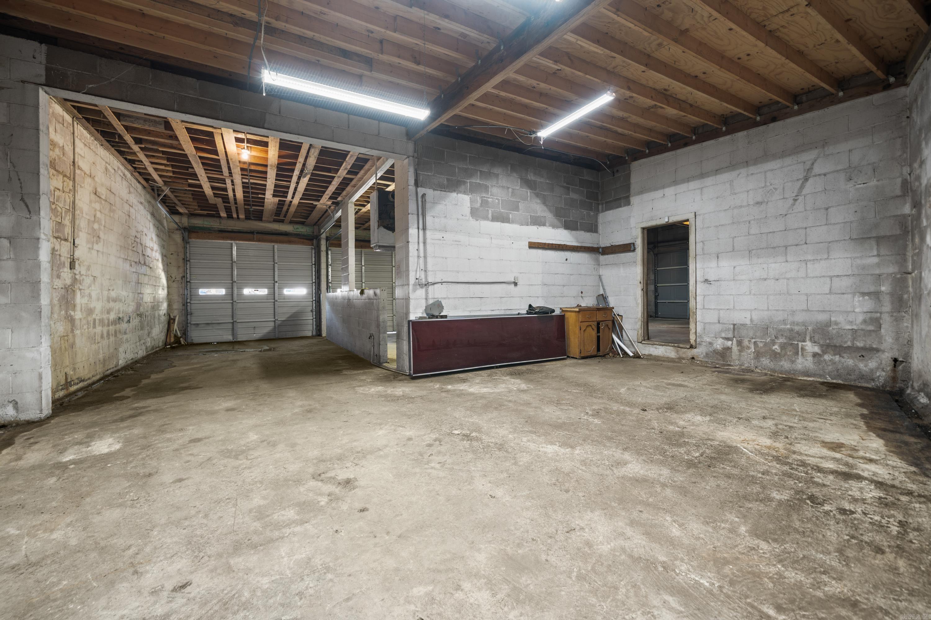 HSR BLK - Commercial Sale