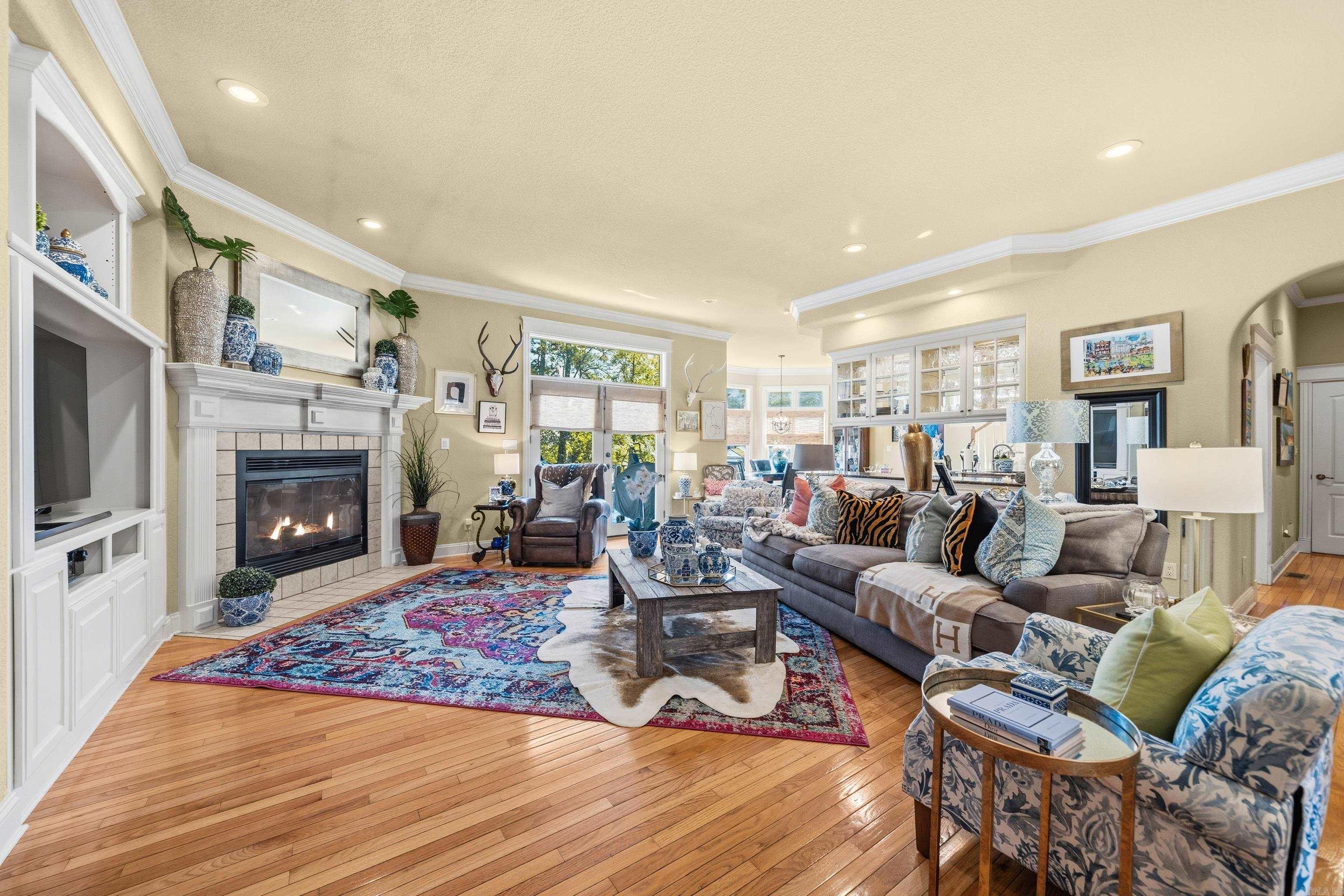 LOTUS VALLEY - Residential