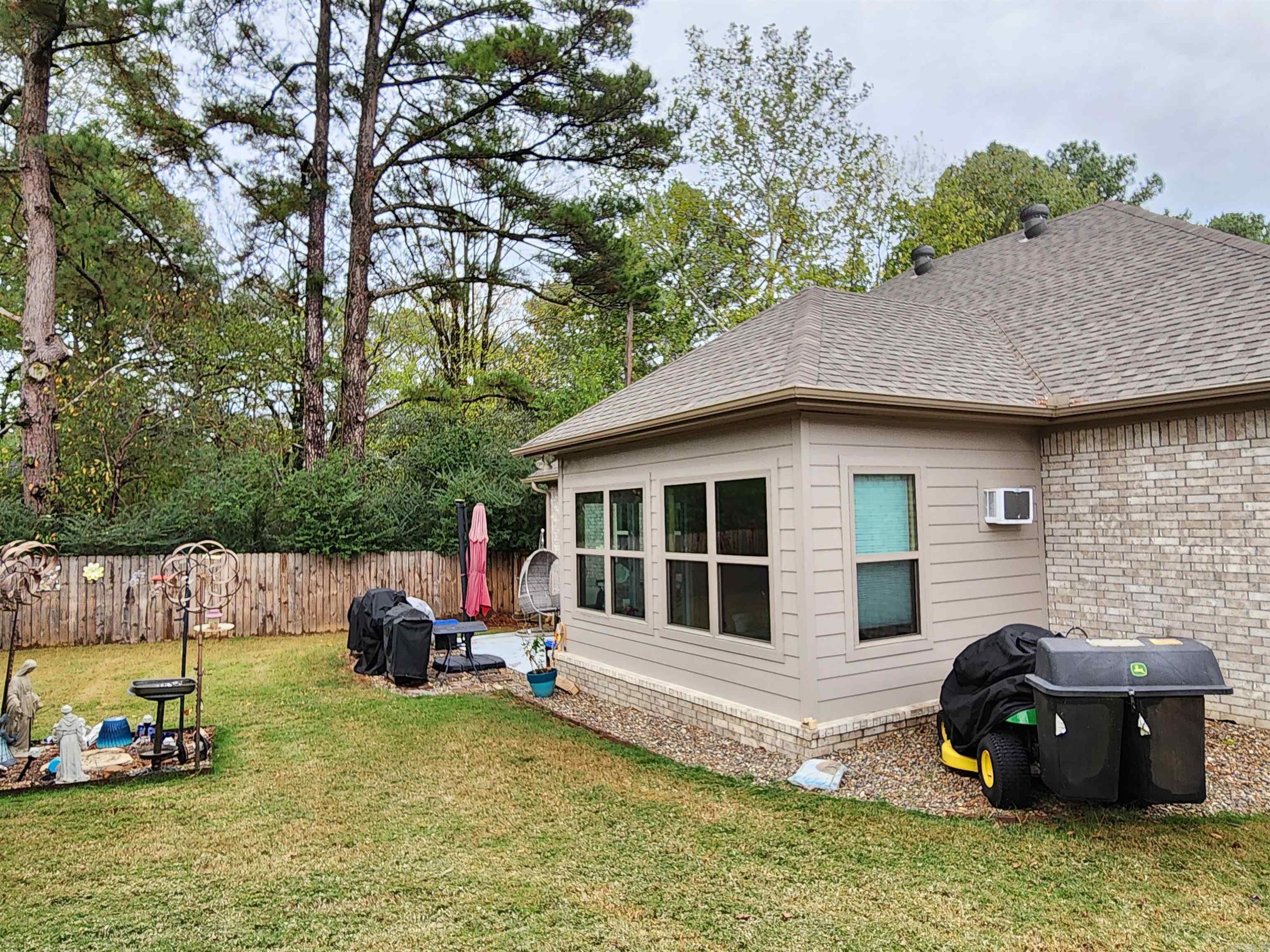 LAUREL COURT SUBDIVISION - Residential