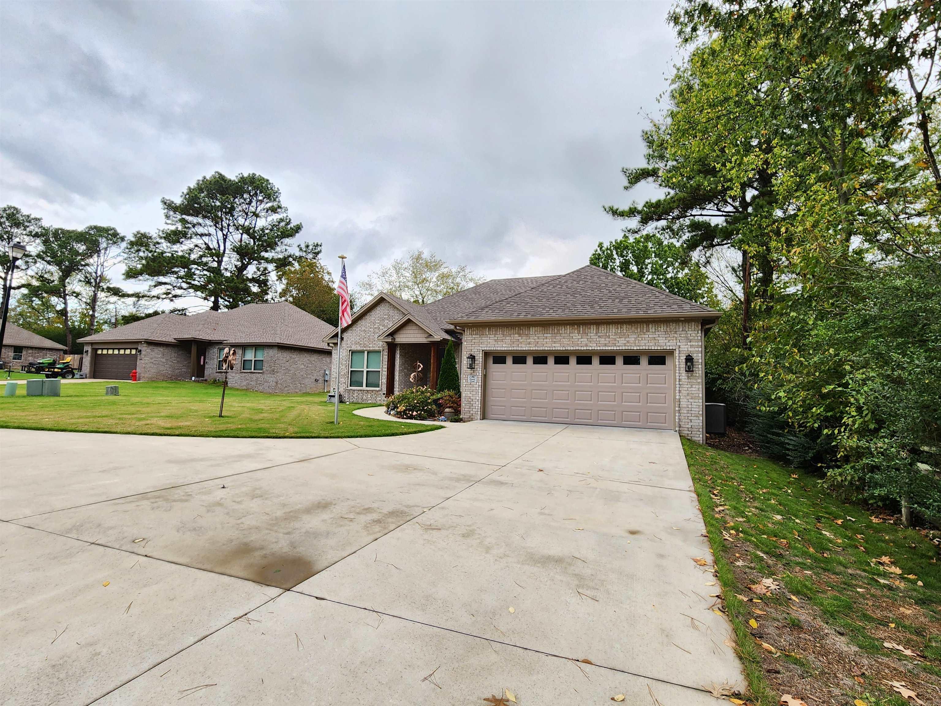 LAUREL COURT SUBDIVISION - Residential