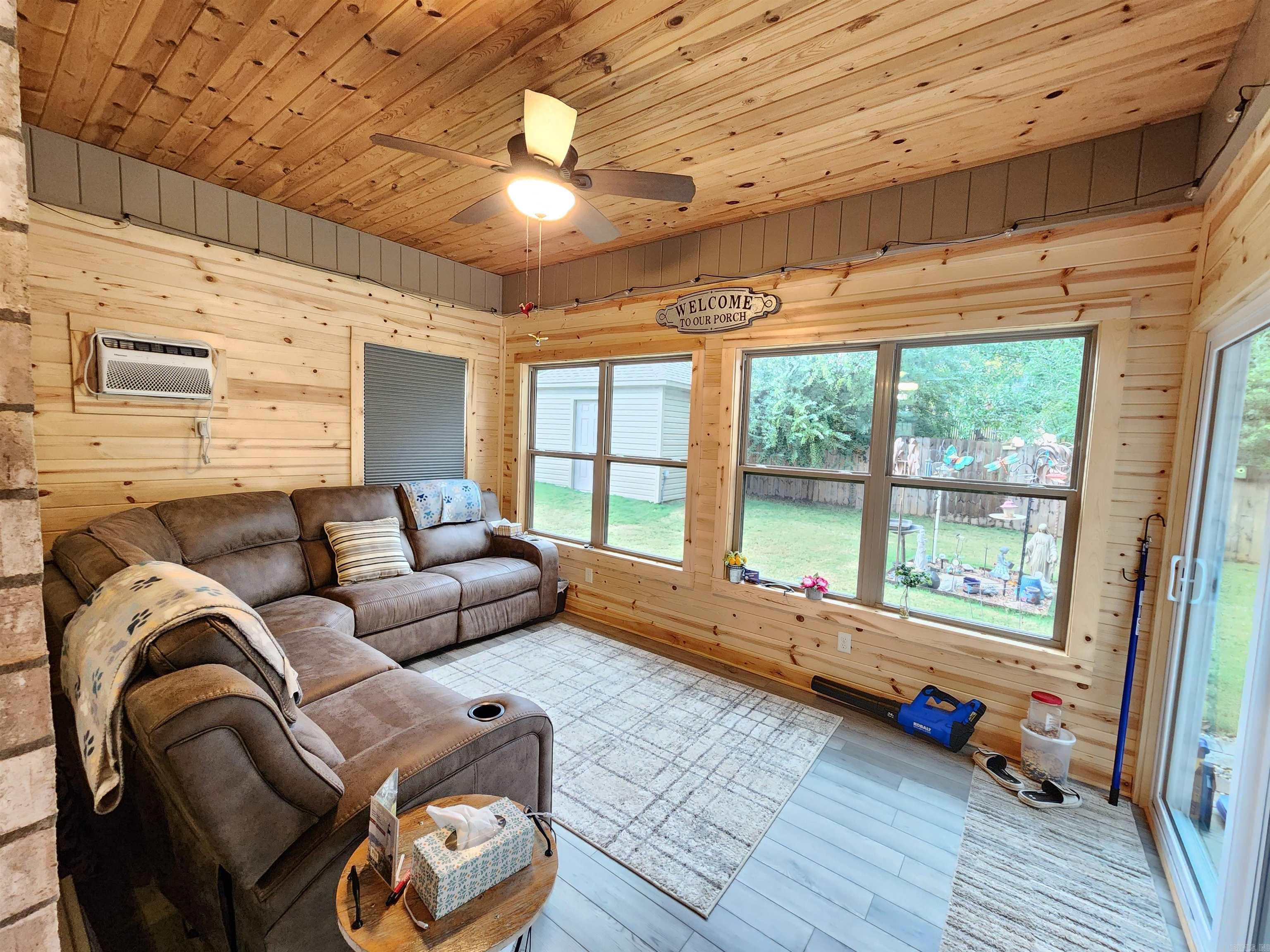 LAUREL COURT SUBDIVISION - Residential