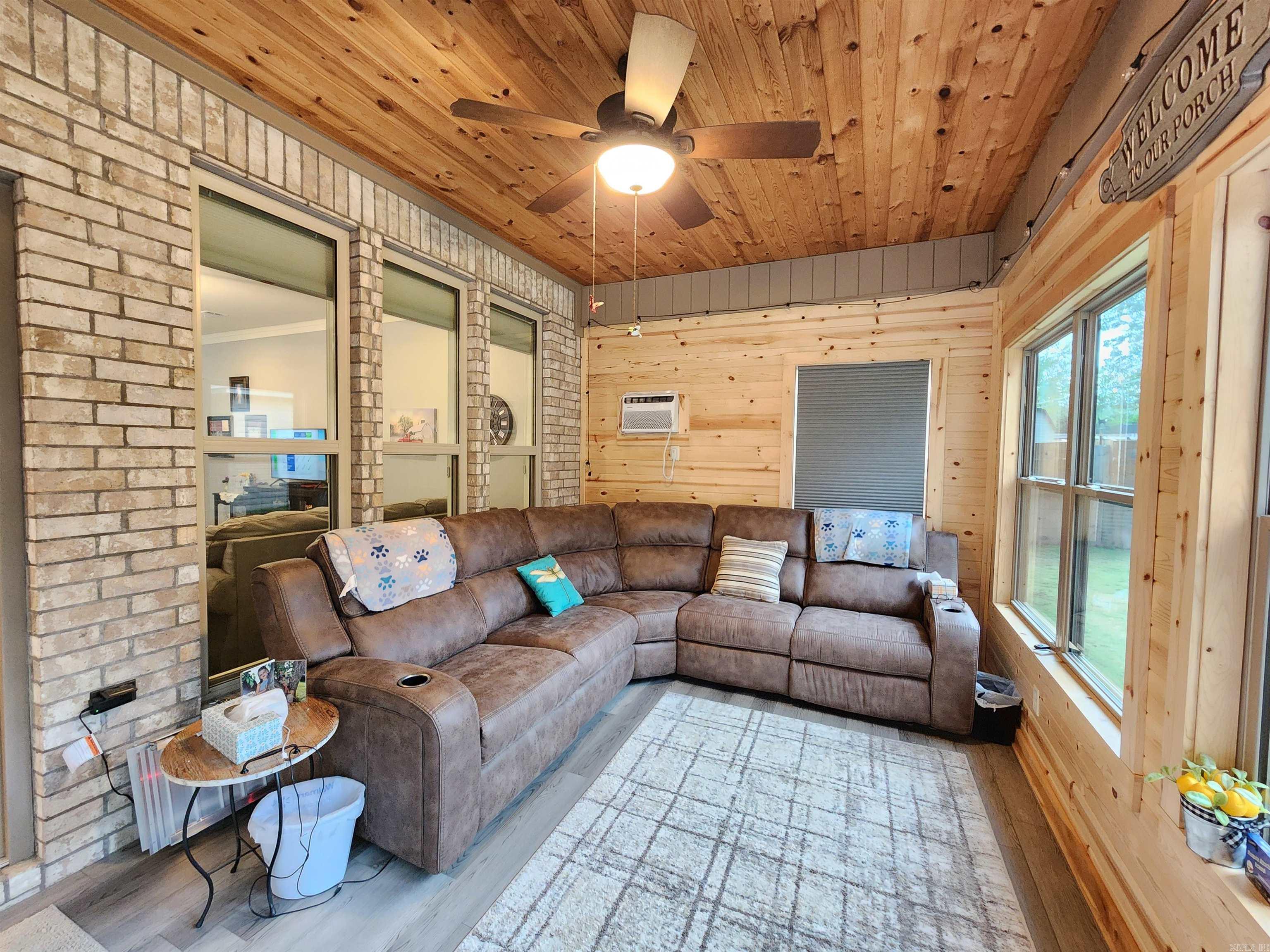 LAUREL COURT SUBDIVISION - Residential