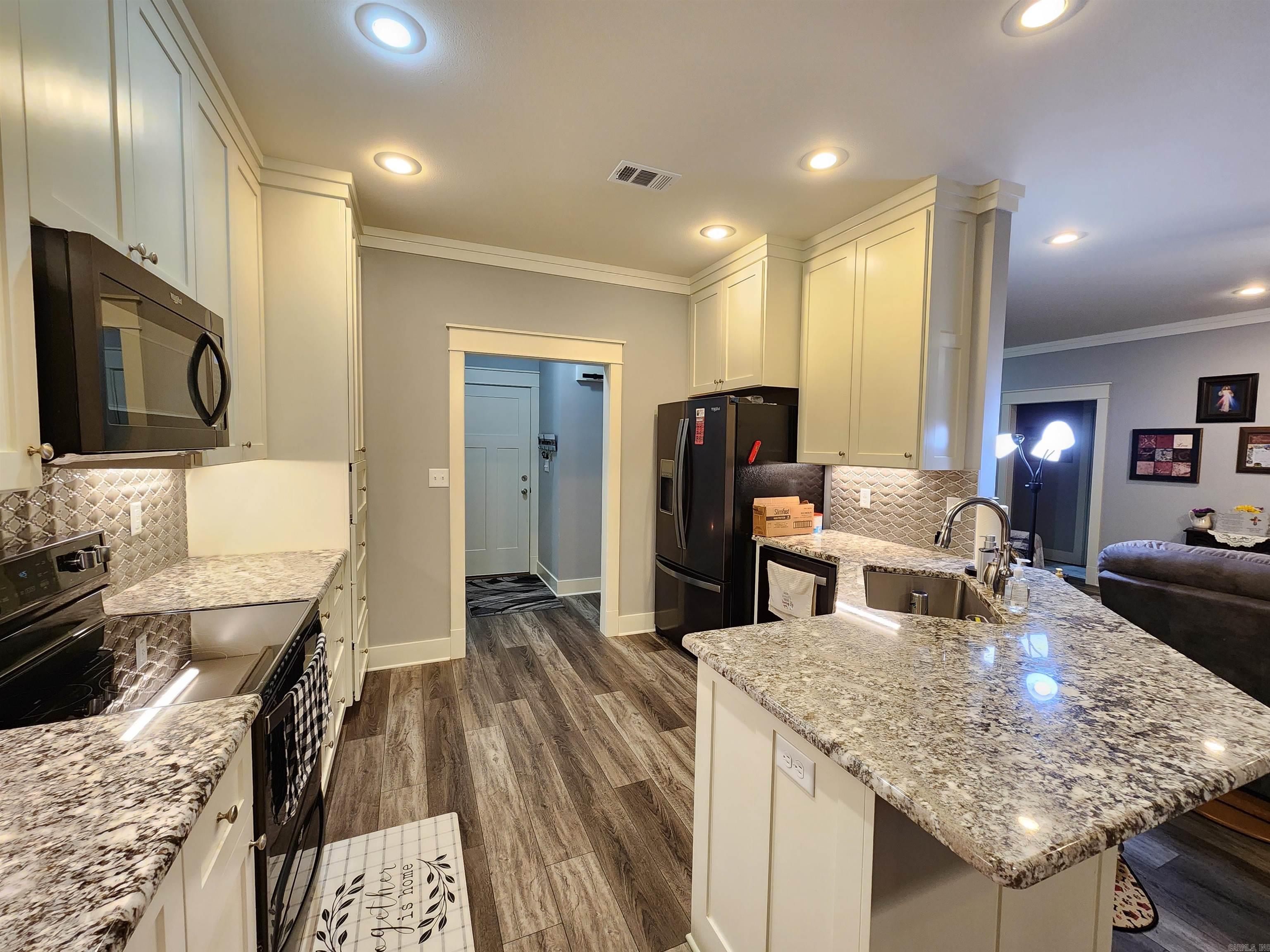 LAUREL COURT SUBDIVISION - Residential