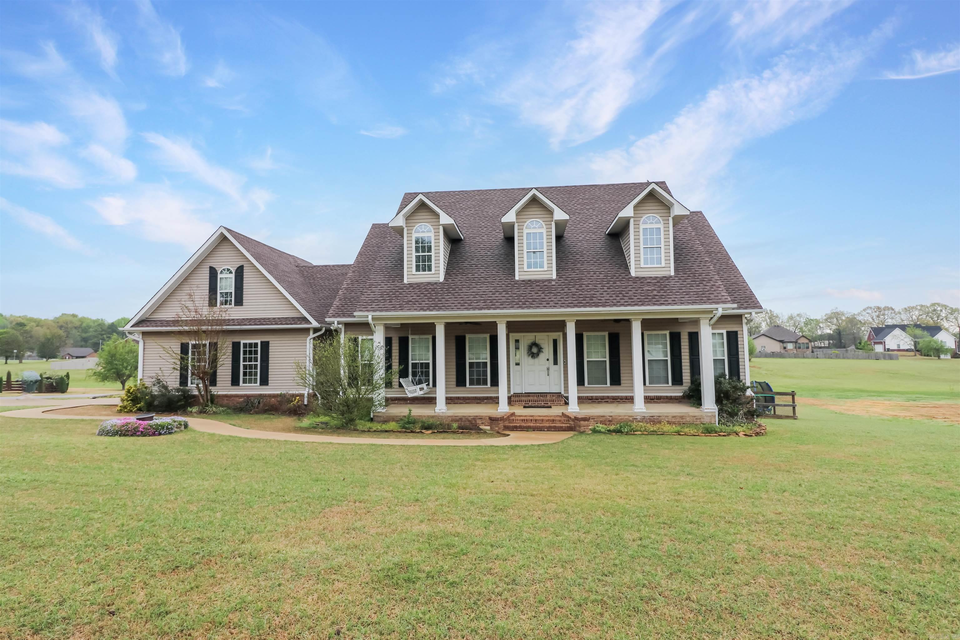 NORTH POINTE ESTATES - Residential