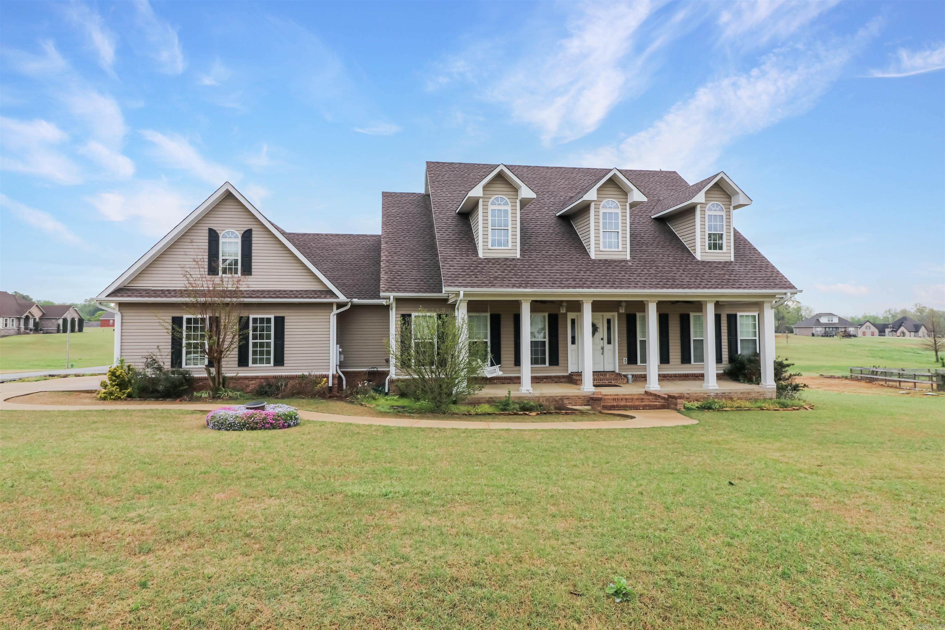 NORTH POINTE ESTATES - Residential